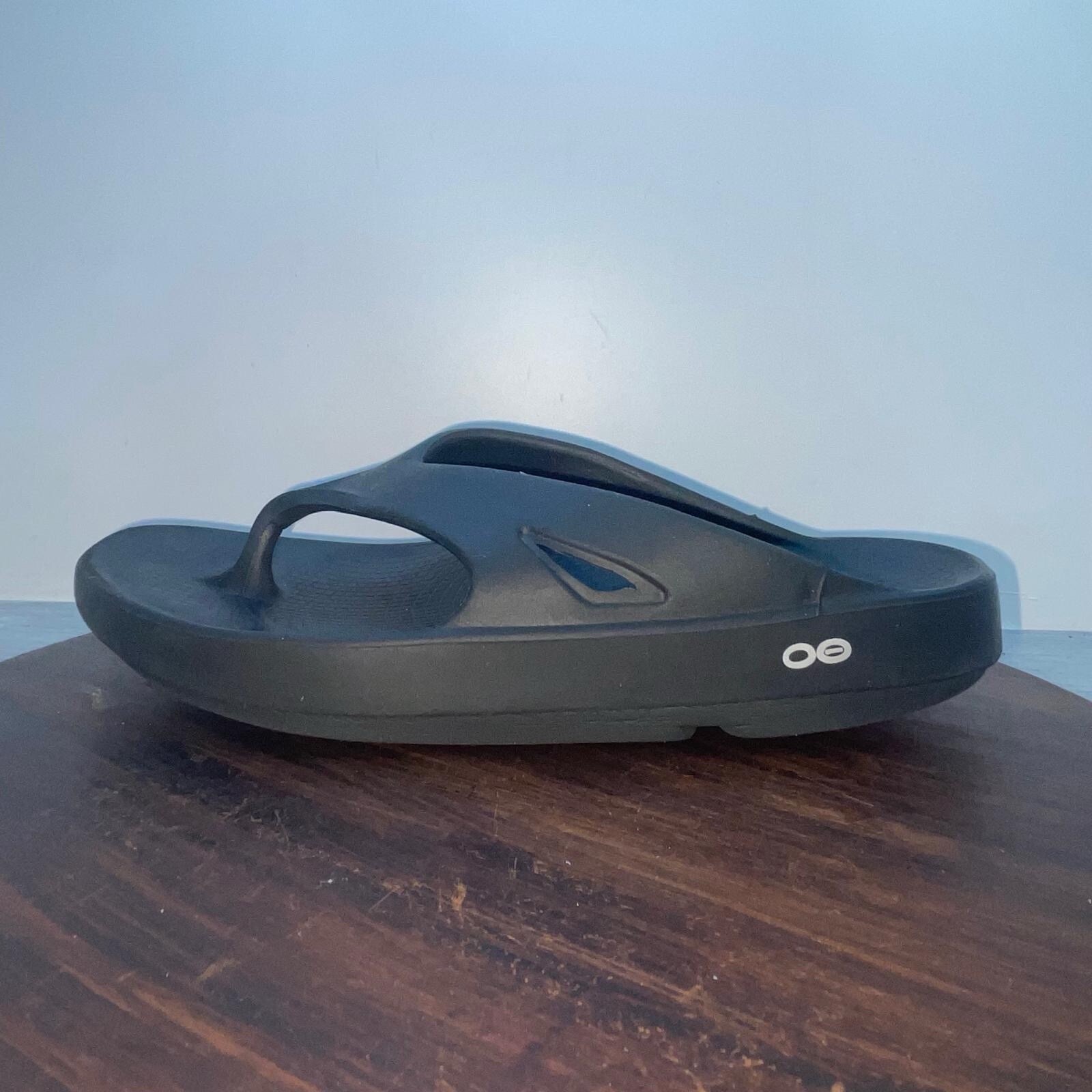 OOFOS Original Flip Flop Men’s 8 Women’s 10 Thong Recovery Sandals Comfort Black