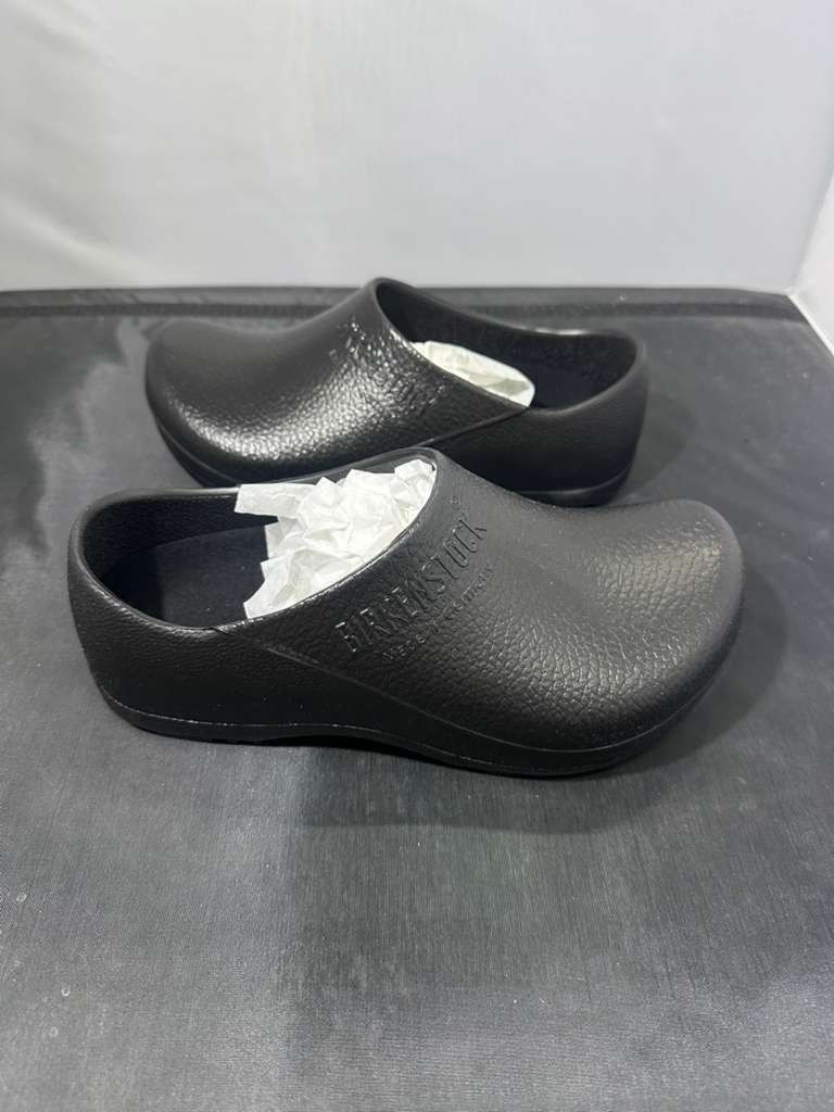 Returned Birkenstock Women’s Super Birki Black Clogs Slip Resistant Comfort Shoe