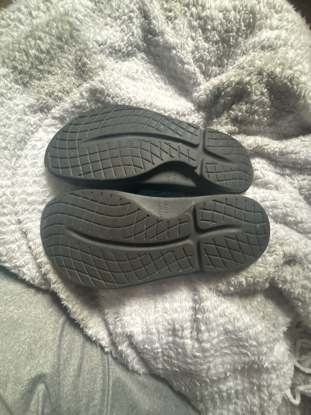 Oofos Original Sport Recovery Sandals in Ocean/Black Mens 7 women’s 9