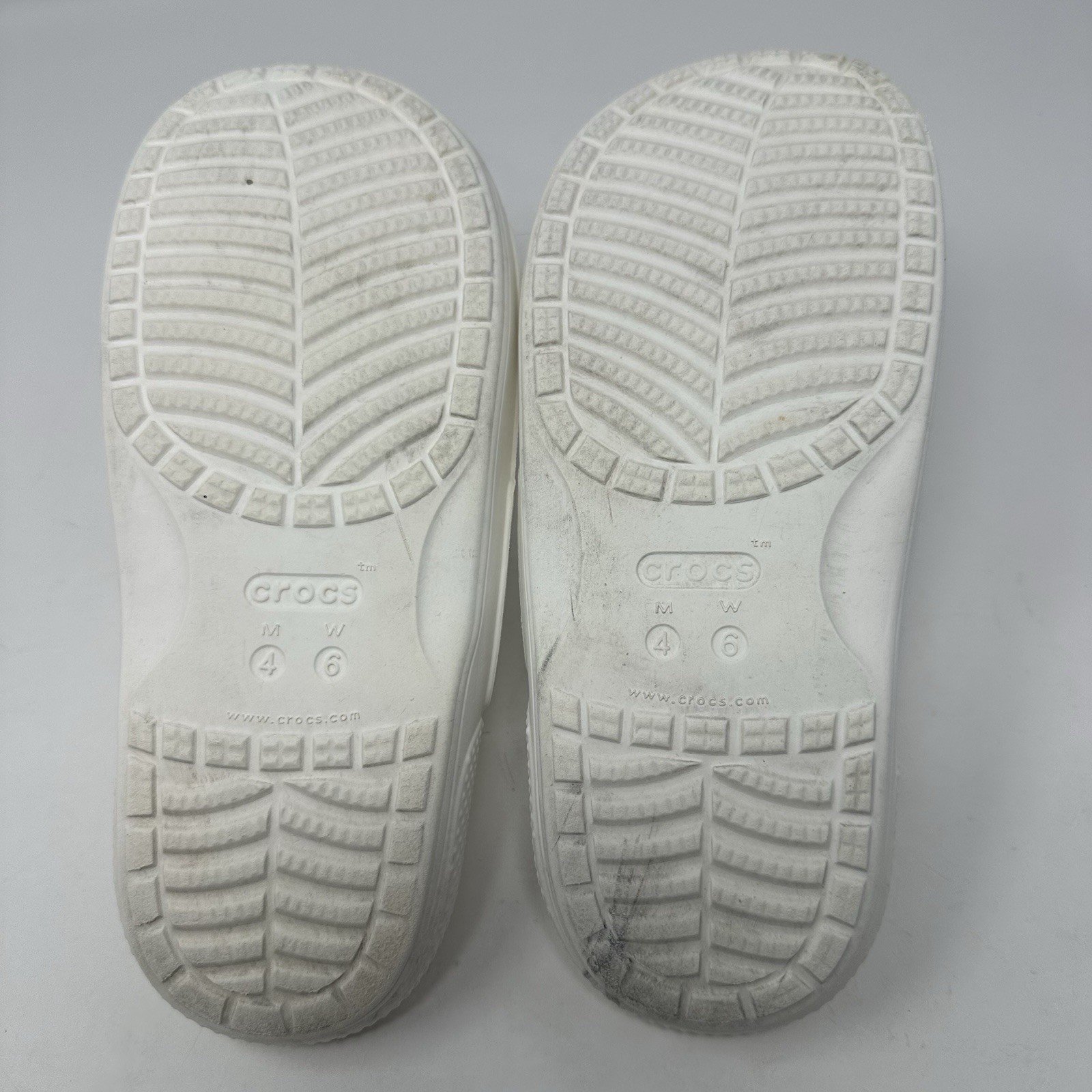 Crocs Classic Sandal Men Size 4 Women Size 6 White Slip On Two Strap Design