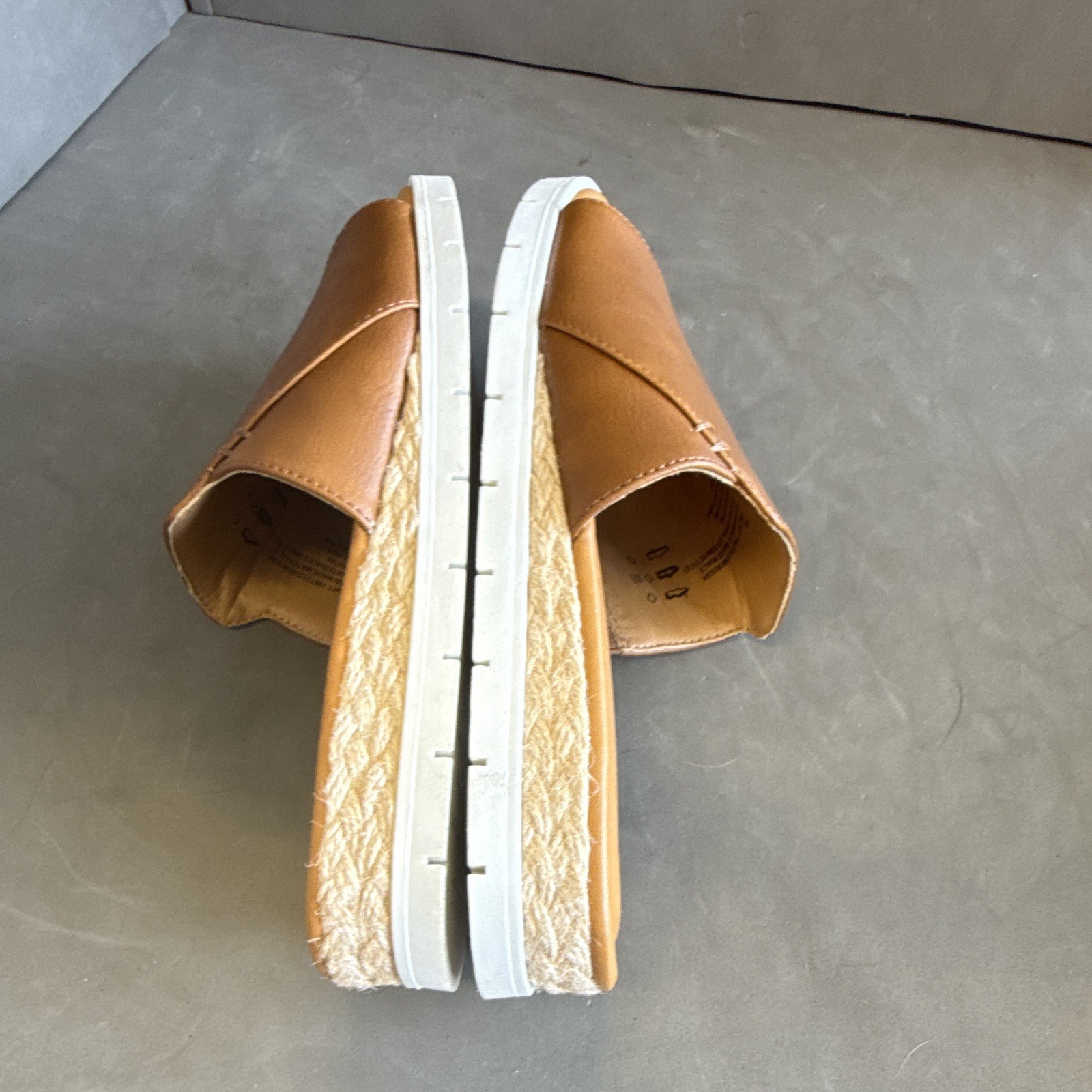 Chaps Women’s Tan Slide Wedge Sandals Logo Slip On Casual Travel US 8