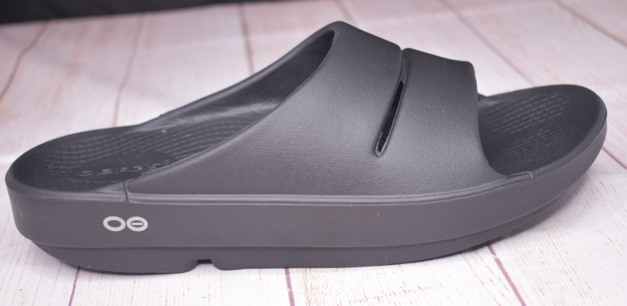 Oofos Black Rubber Sandals Slides Men 6 Women’s 8