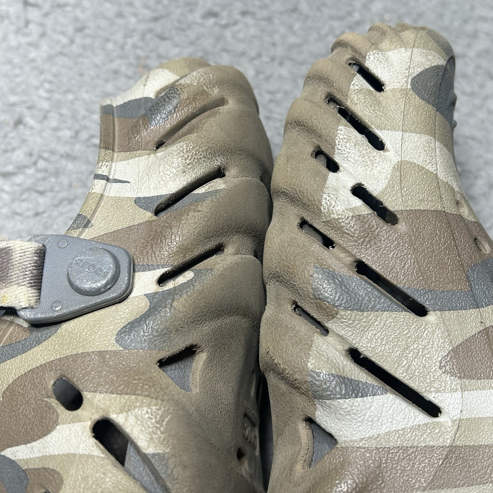 Crocs Echo Camo Redux Clog Charcoal Camo Brown Unisex Size Men’s 6, Women 8