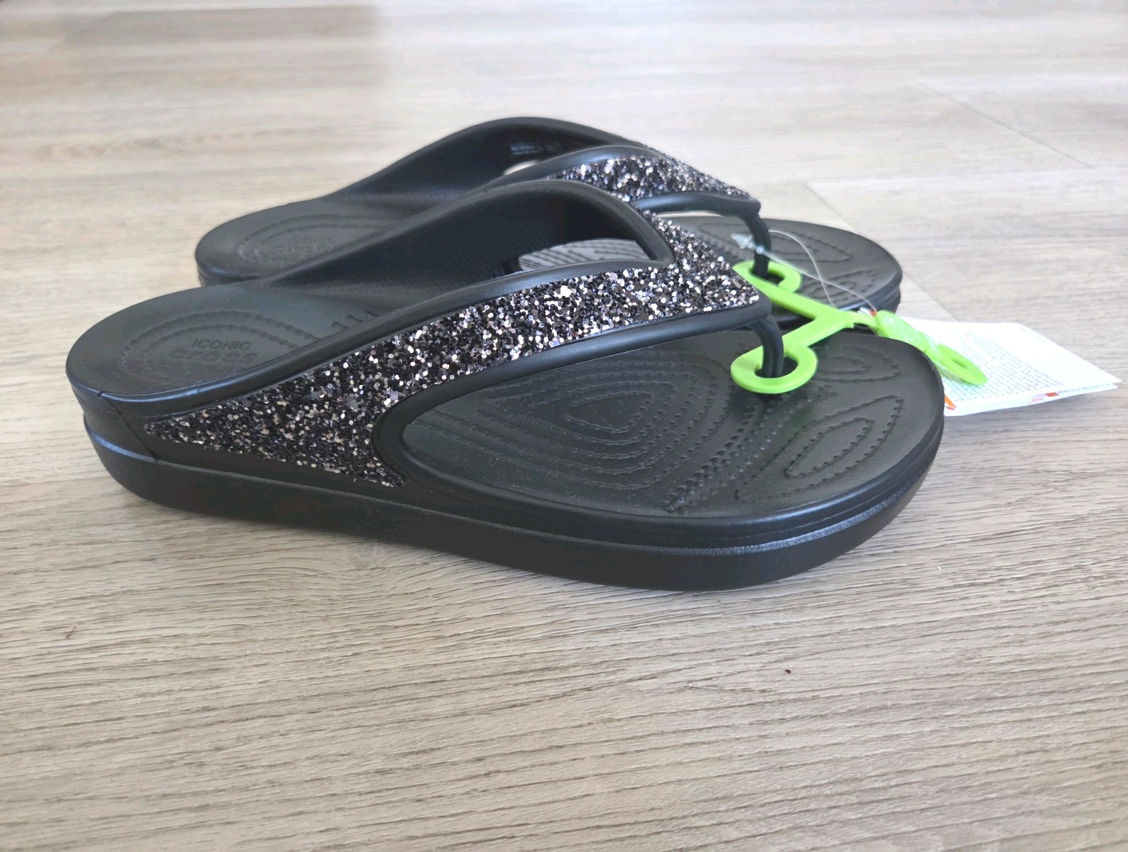 NWT Size 9 Crocs Black Sloane Glitter Crystals Flip Flop Wedge Sandals 1.25 Inch