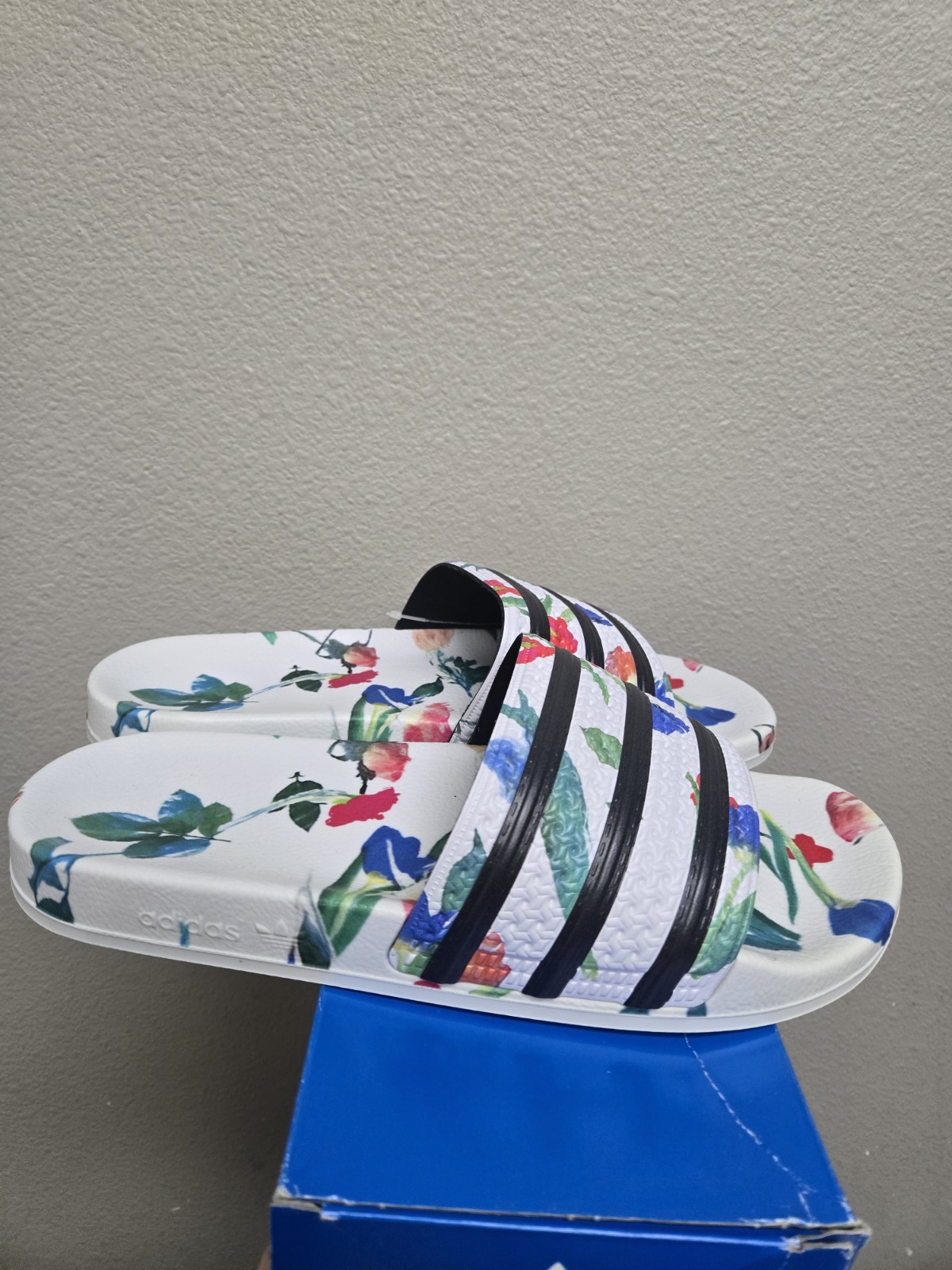 ADIDAS WOMEN ADILETTE SANDAL EE4851 SALE SLIDES FREE SHIPPING 100% AUTHENTIC