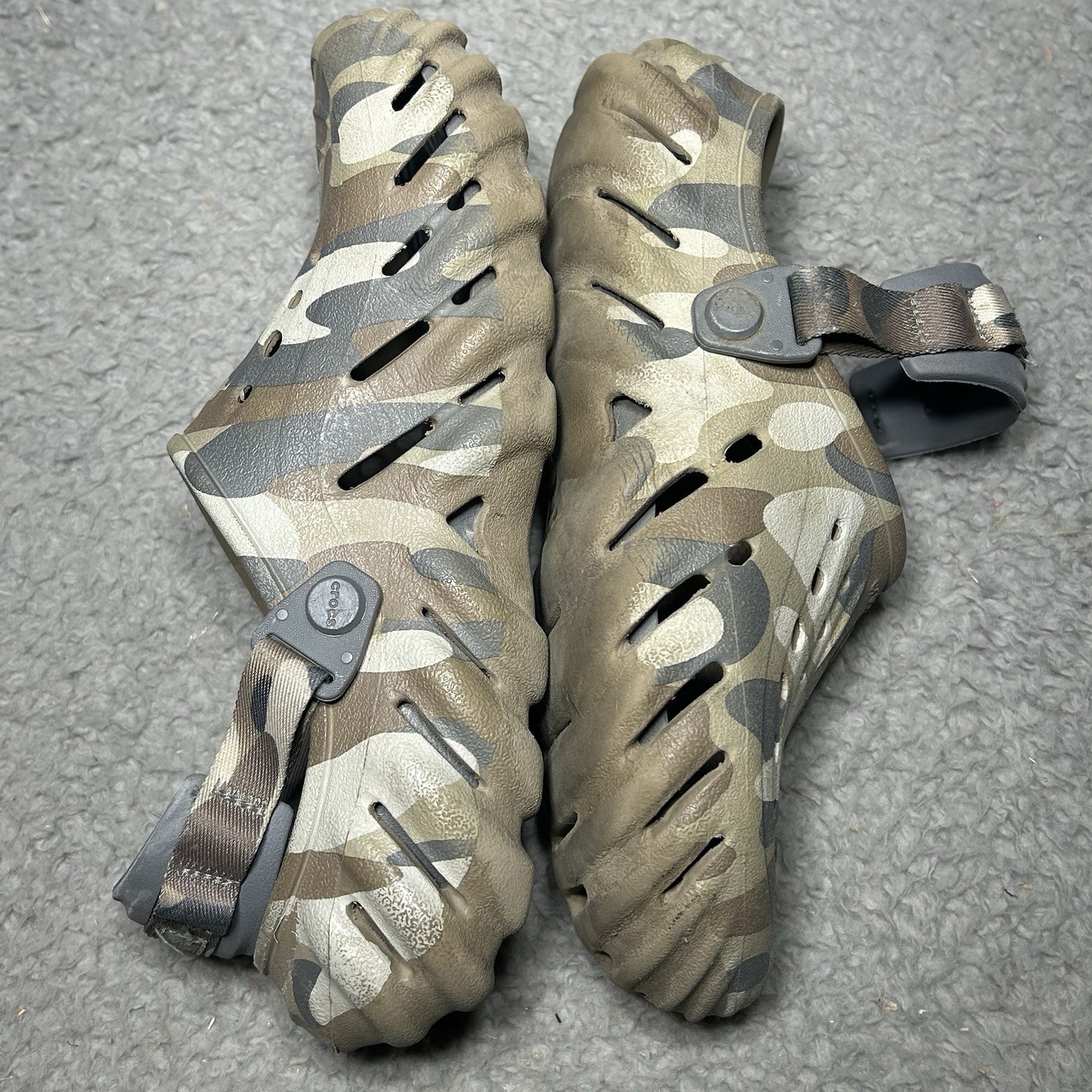 Crocs Echo Camo Redux Clog Charcoal Camo Brown Unisex Size Men’s 6, Women 8