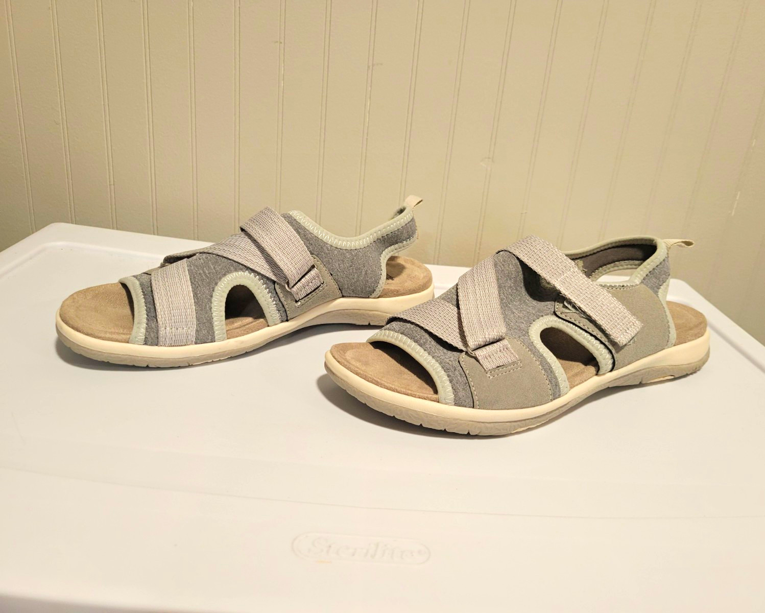 Earth Earth Origins Women’s Strappy Sandals Hook & Loop Gray US 7 M