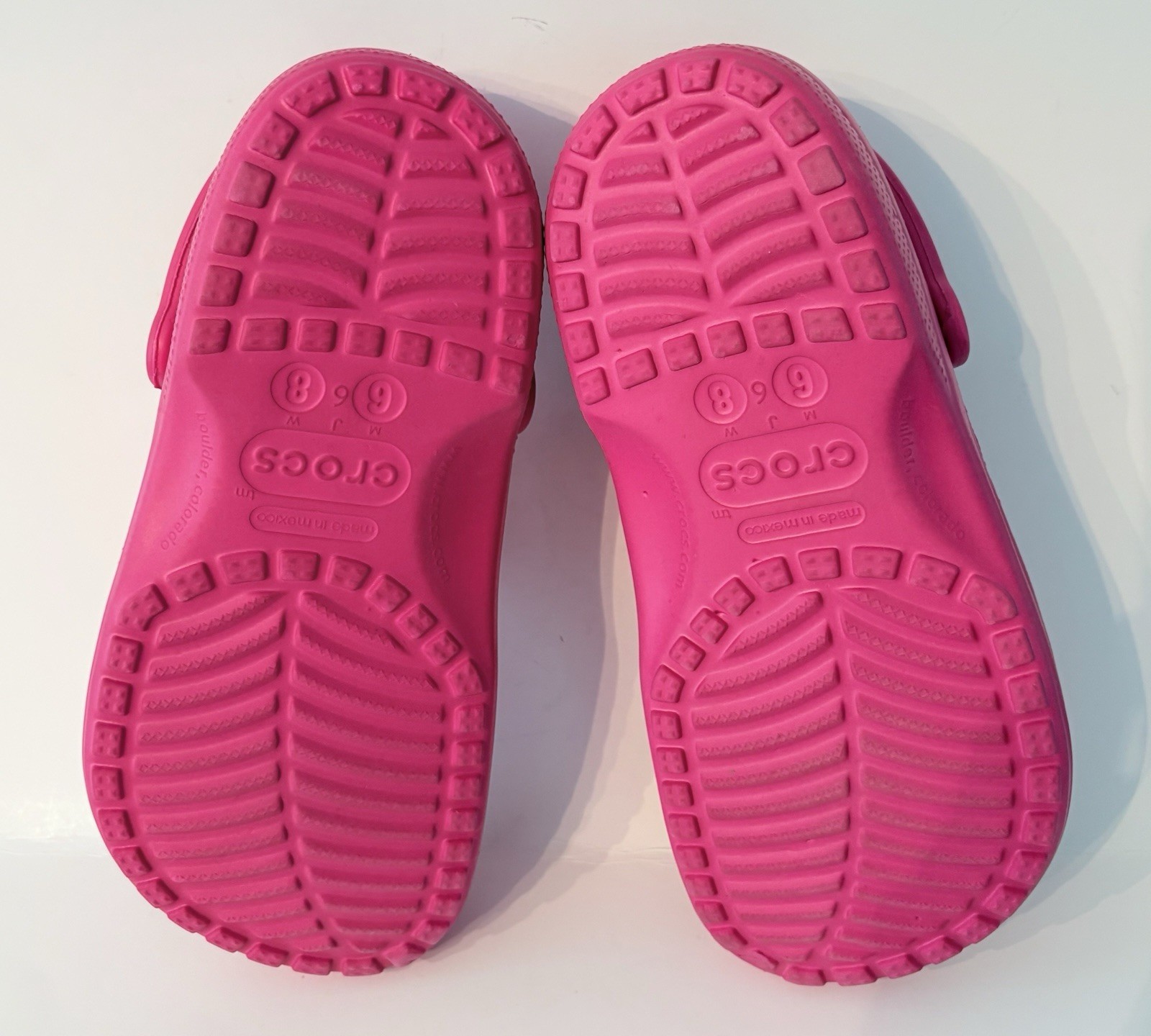Unisex Pink Crocs Classic Clog Sandals Men’s Size 6 Women’s Size 8