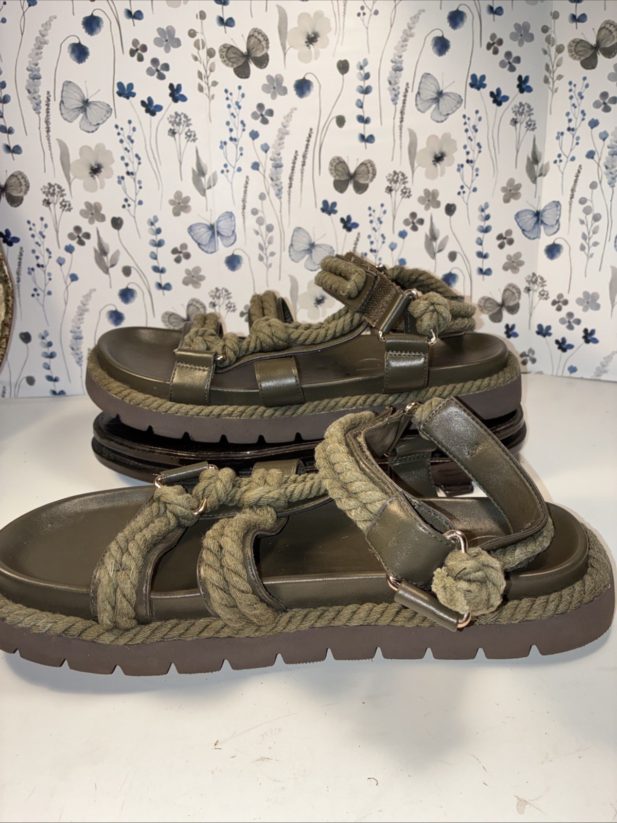 Exe Daphne 780 Flat Rope Sandal Olive Green Women’s Size US10 Measures 10 3/16
