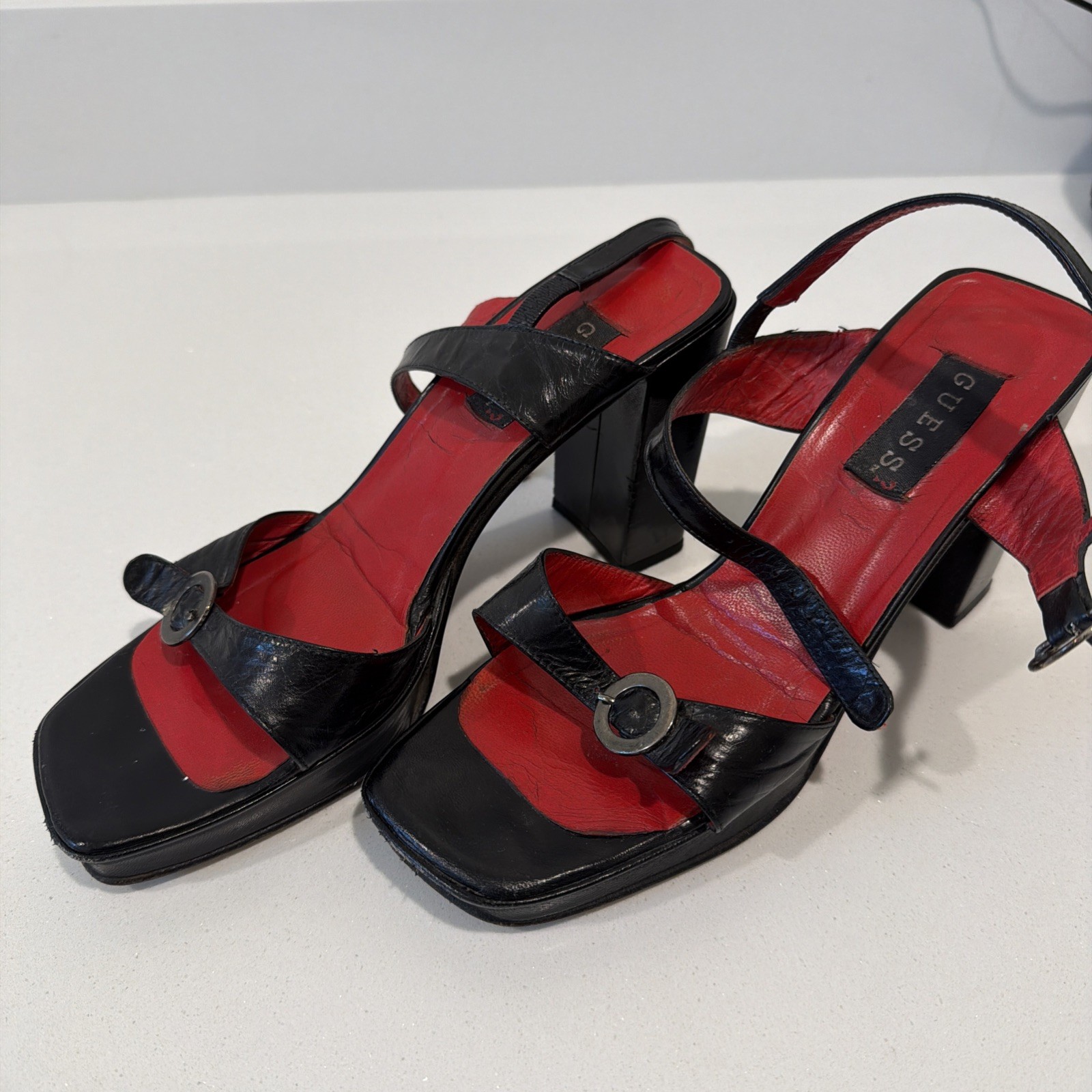 Guess Black Leather Ankle Strap Block Heel Sandals Red Leather Sole Womens 8 B