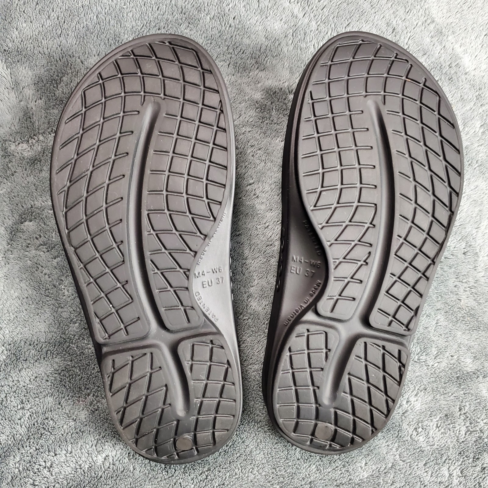 Oofos Original Sandal Recovery Flip Flops Womens 6 Black Thong Sandals Slip On