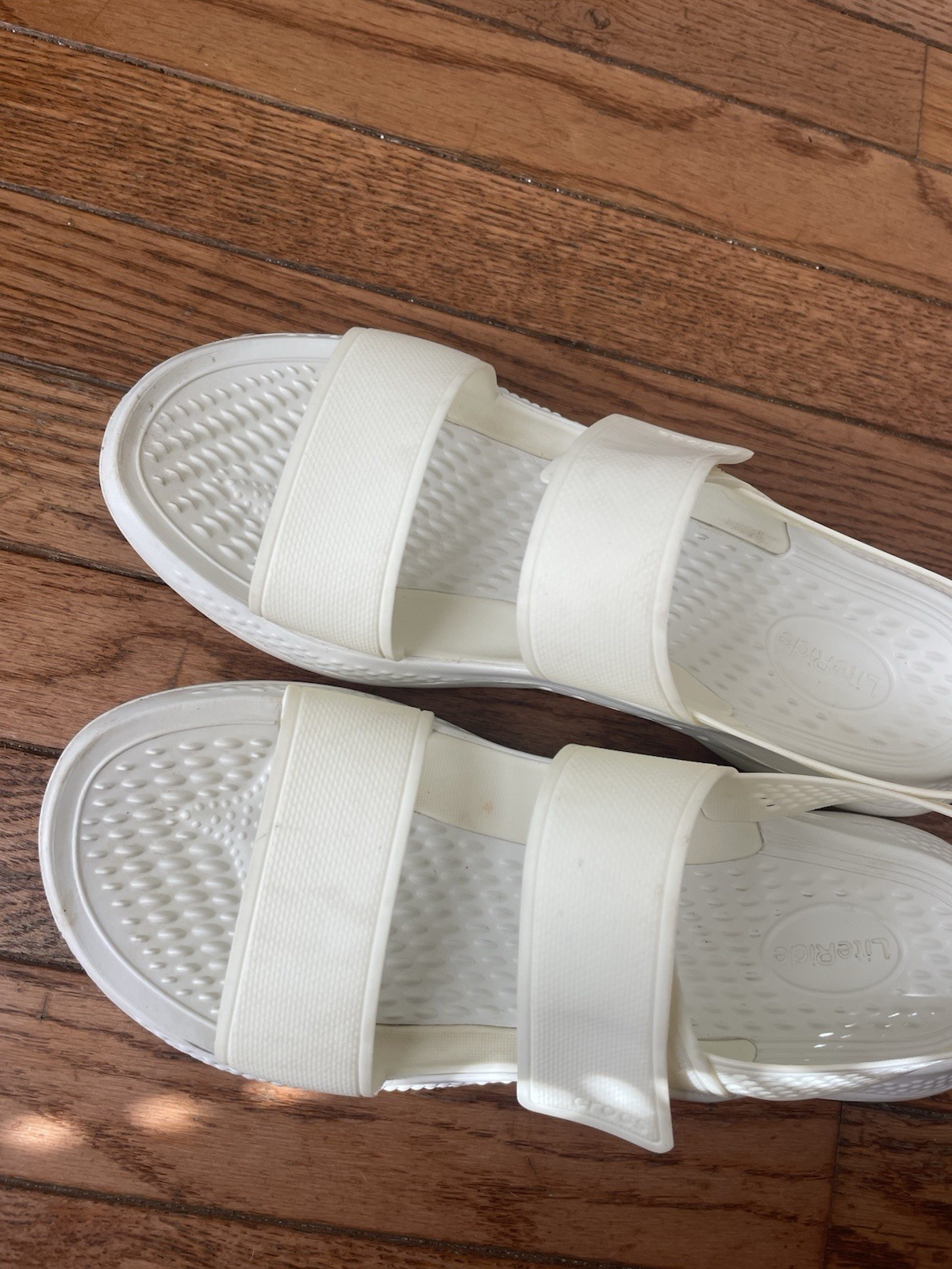 Crocs Women’s LiteRide 360 white Sports Sandals shoes Size 11 (fits like 10)