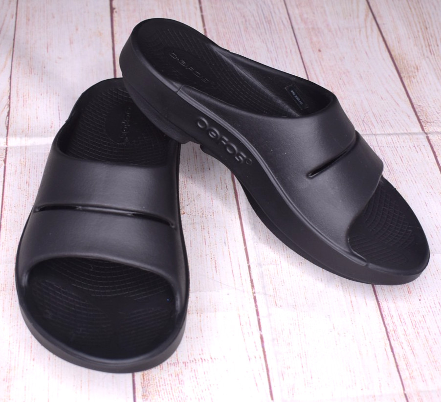 Oofos Black Rubber Sandals Slides Men 6 Women’s 8