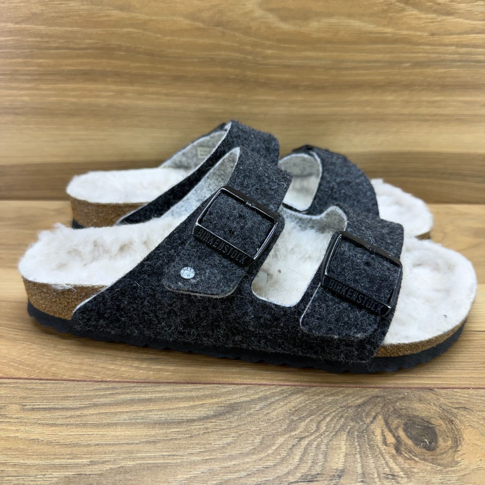 Birkenstock Arizona Felt Wool Womens 7 N EU 38 Charcoal Sandals Shearling Fur