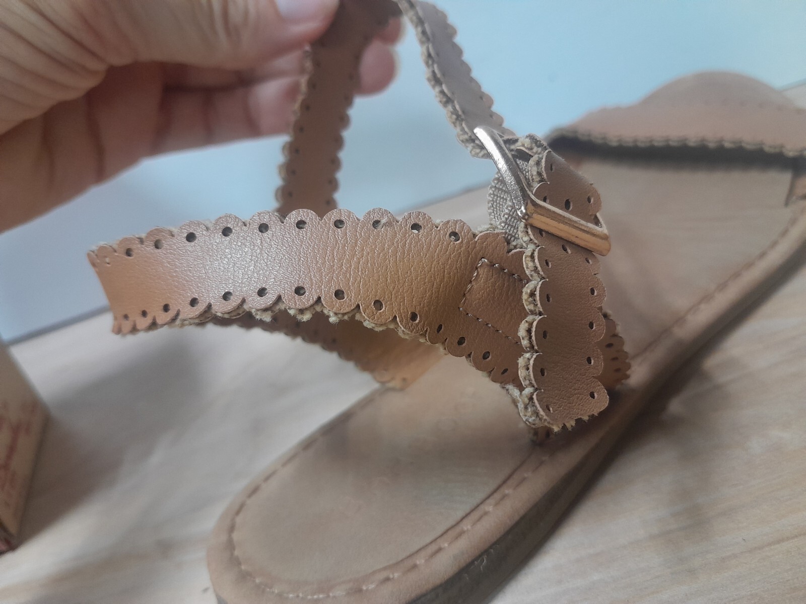 Women’s Bamboo Brand Brown Sandals Size 8 Scalloped Cut-out Straps Flats