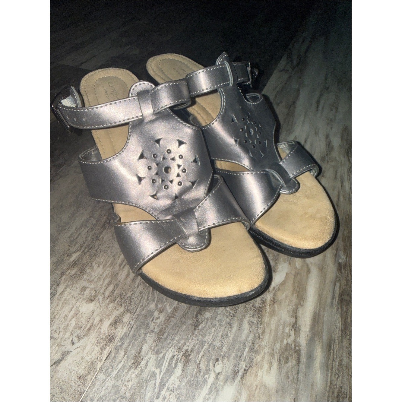 Comfort Plus Predictions Metallic Silver Strappy Women’s Sandals Size 9 studded