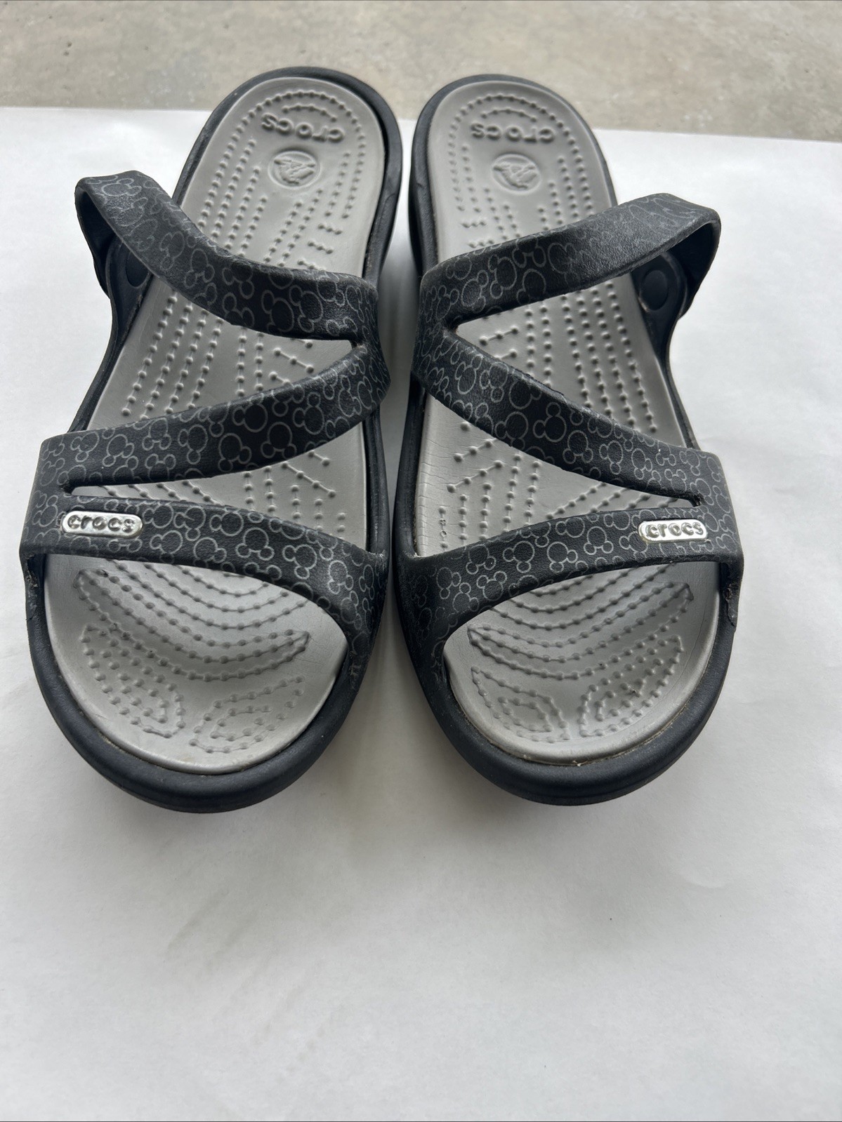 Crocs Patricia Wedge Disney Slide Sandals Women’s Size 6 Black Strappy Slip On