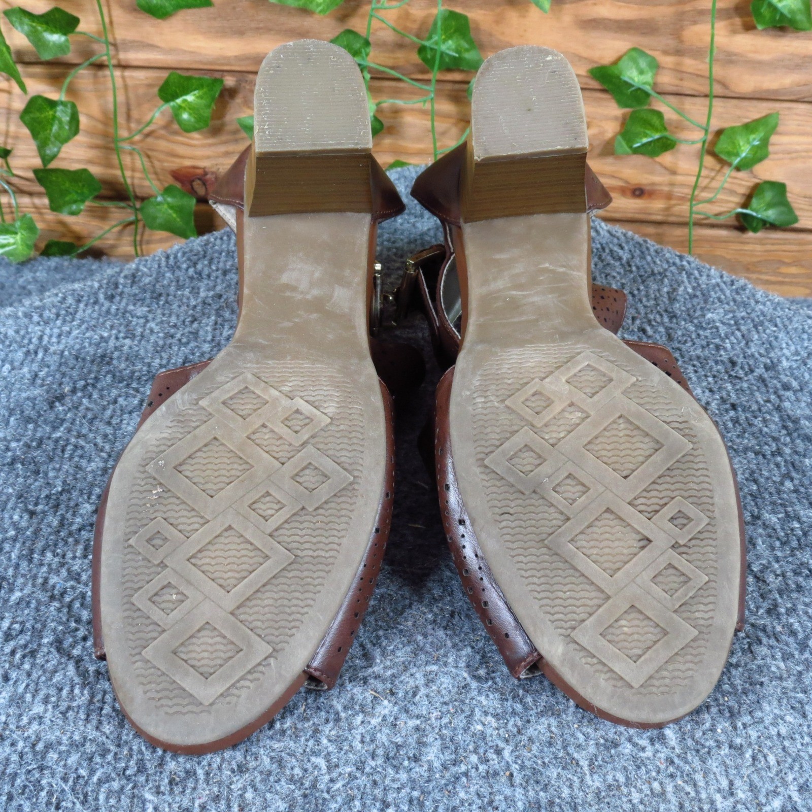 White Mountain Dreamy Women Heeled Sandal Size 8M Casual Dress Brown Synthetic