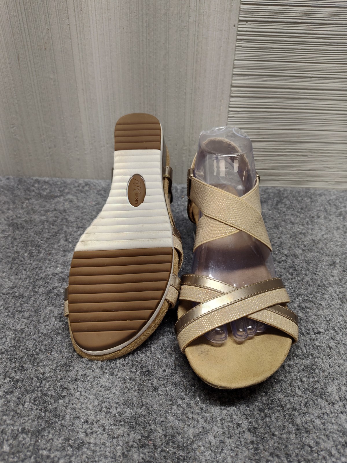 AK Sport Women Sandal Shoe 7M Beige Gold Strappy Wedge Comfort Summer Casual