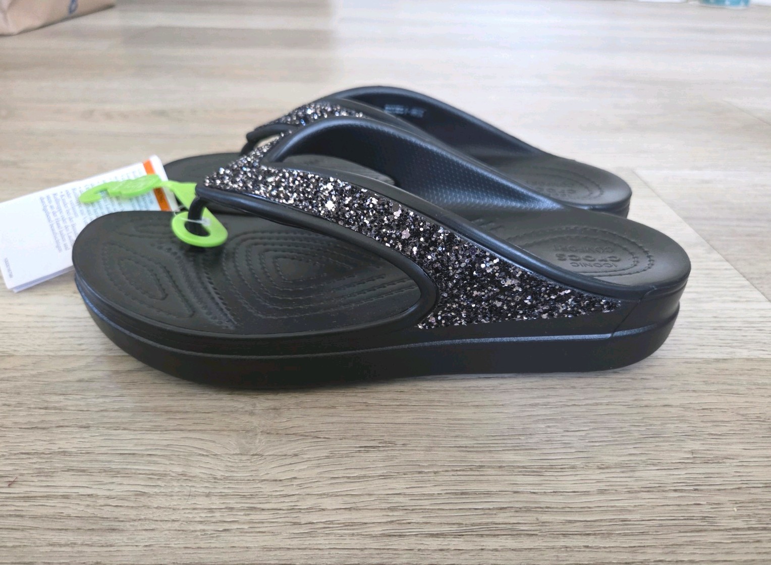 NWT Size 9 Crocs Black Sloane Glitter Crystals Flip Flop Wedge Sandals 1.25 Inch