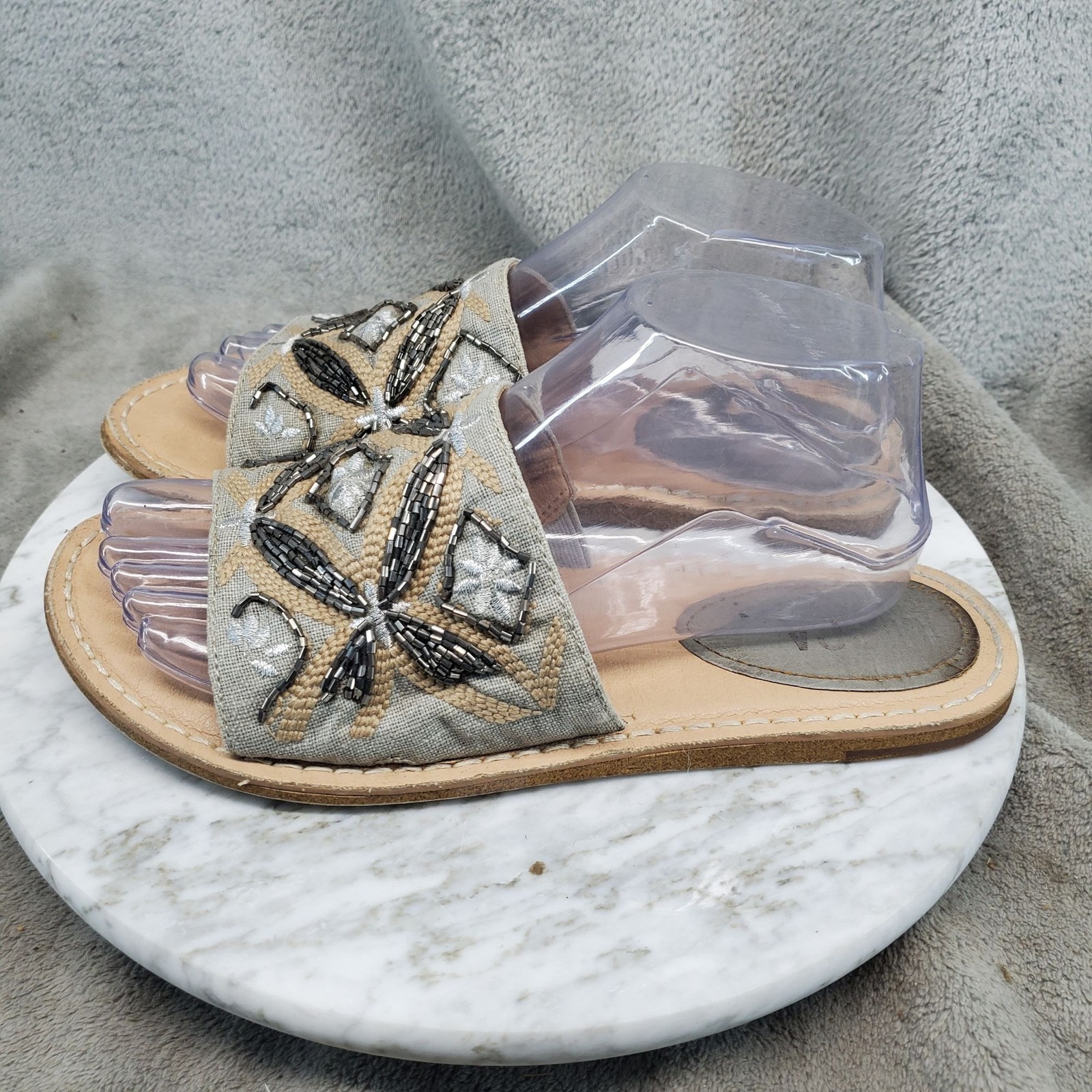 Lucca Lane Shoes Womens Size 8.5 Tan Canvas Valia Beaded Slide Sandals *Read*