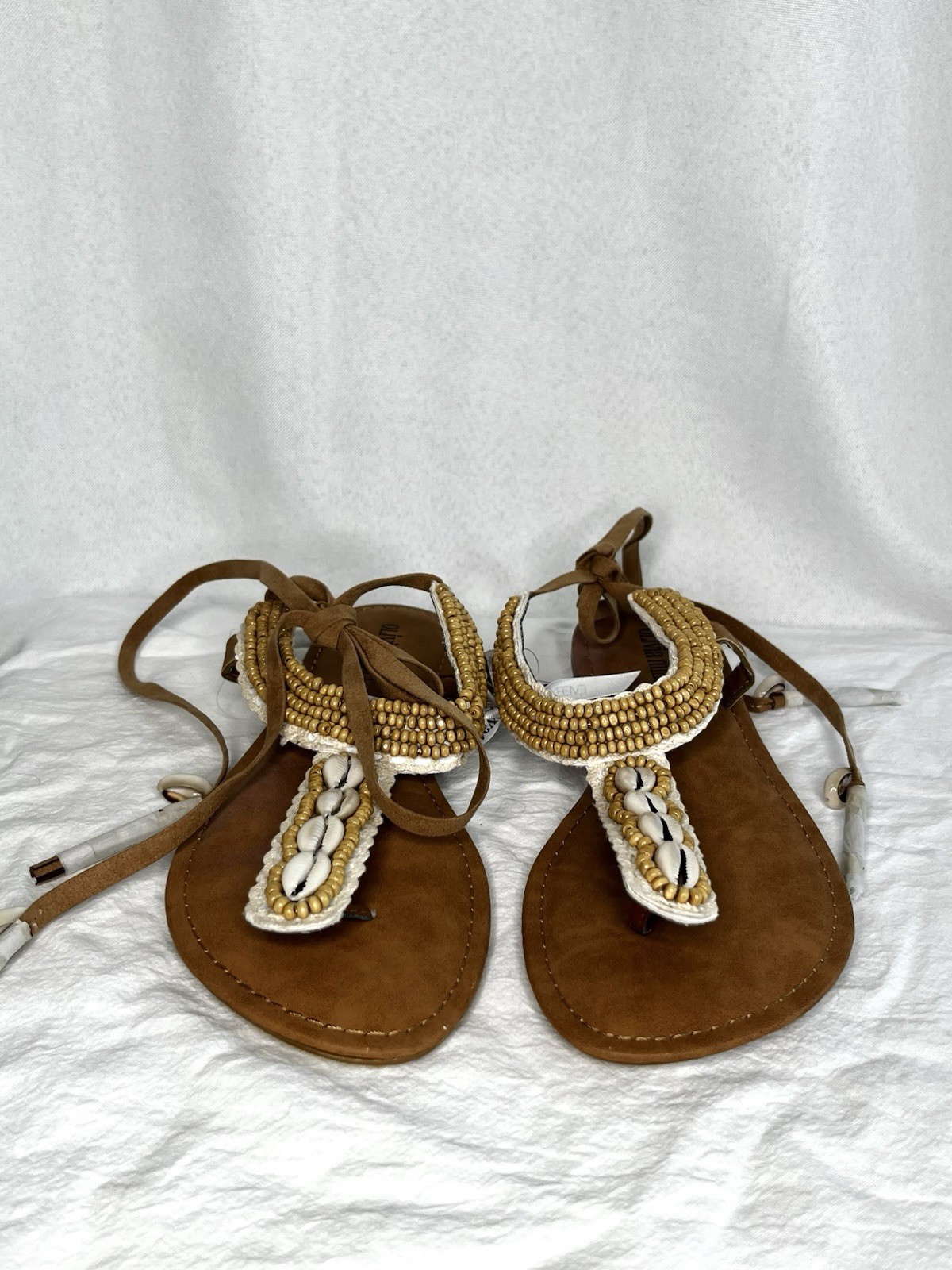 🏝️Olivia Miller Everything But Water Beaded Shell Ankle Tie Sandals NWT Sz 9 🐚