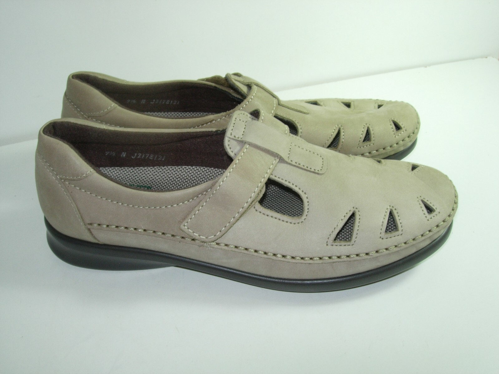 WOMENS TAN BONE CAMEL LEATHER SAS SANDALS CLOSED TOE MARY JANES SHOES SIZE 9.5 N