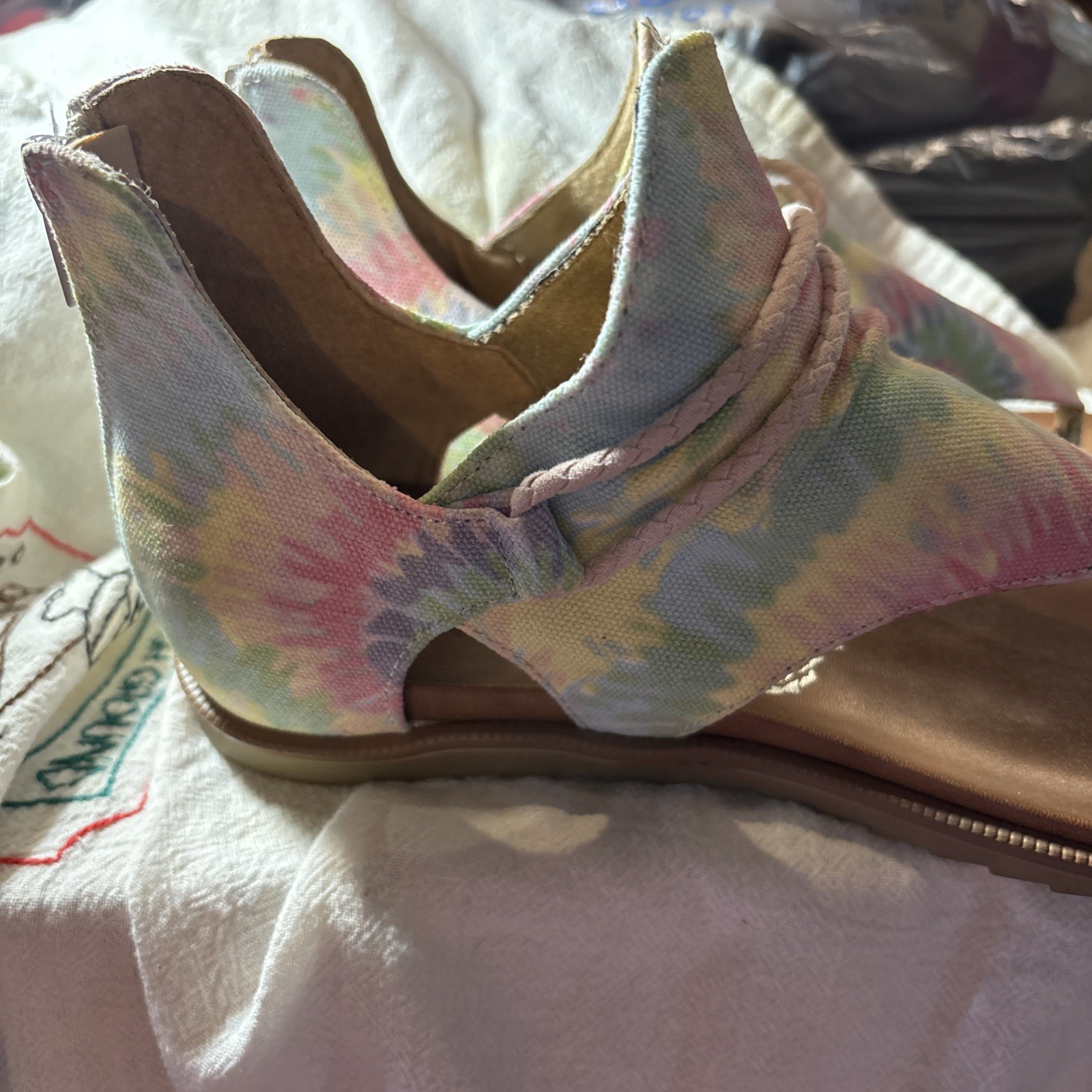 Very G Tie Dye Sandals Size 8.5