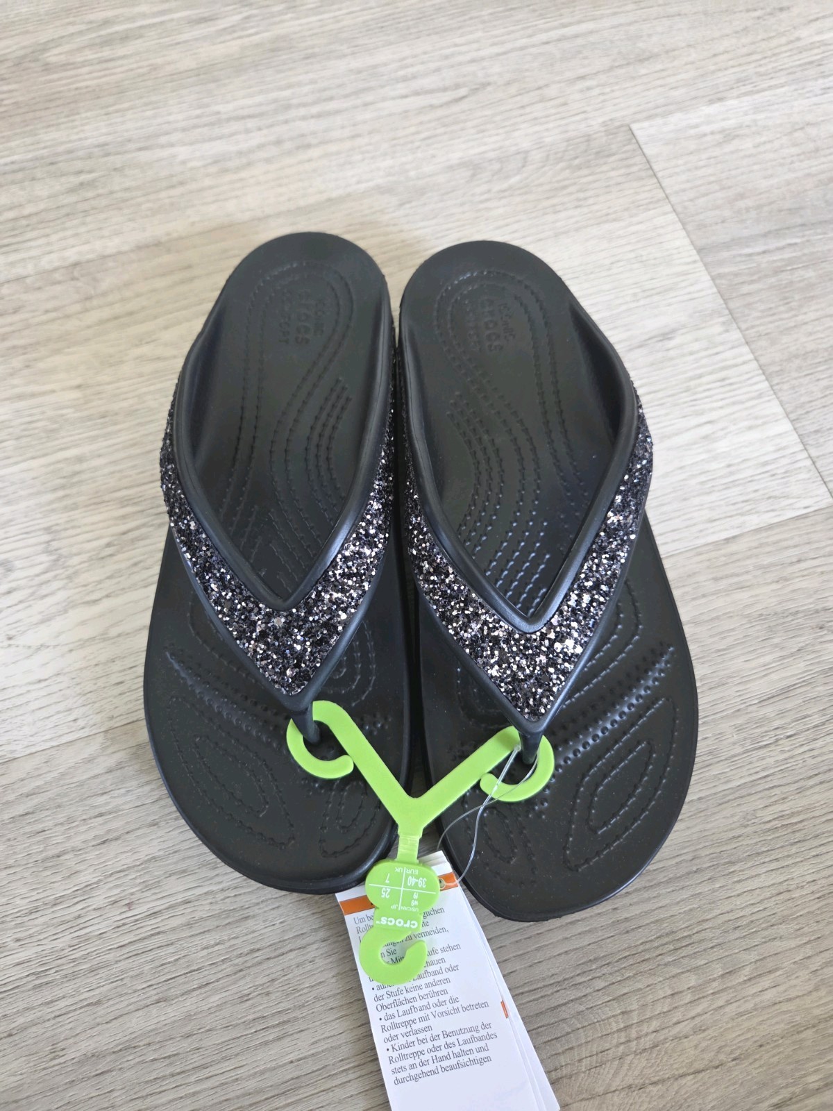 NWT Size 9 Crocs Black Sloane Glitter Crystals Flip Flop Wedge Sandals 1.25 Inch