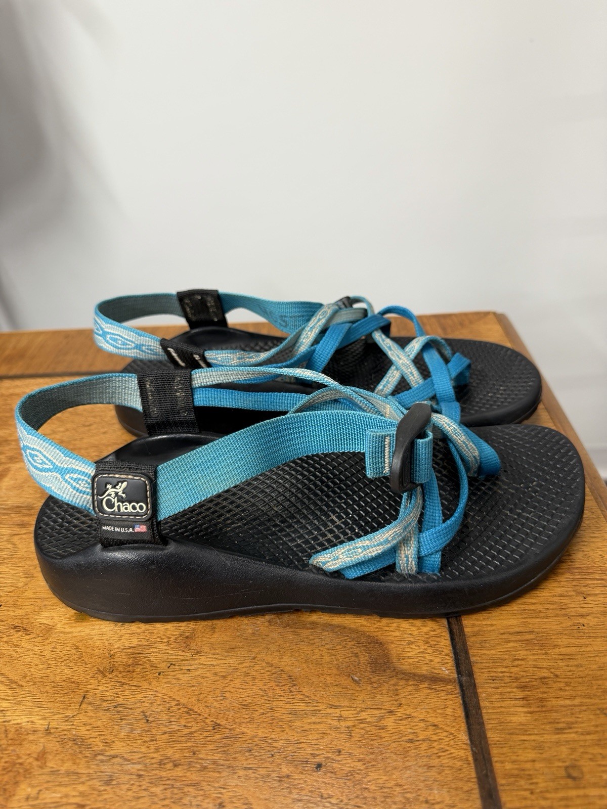 Chaco Sandals Women’s 8 Strappy Blue Green Teal Vibram Sole Water Sandals