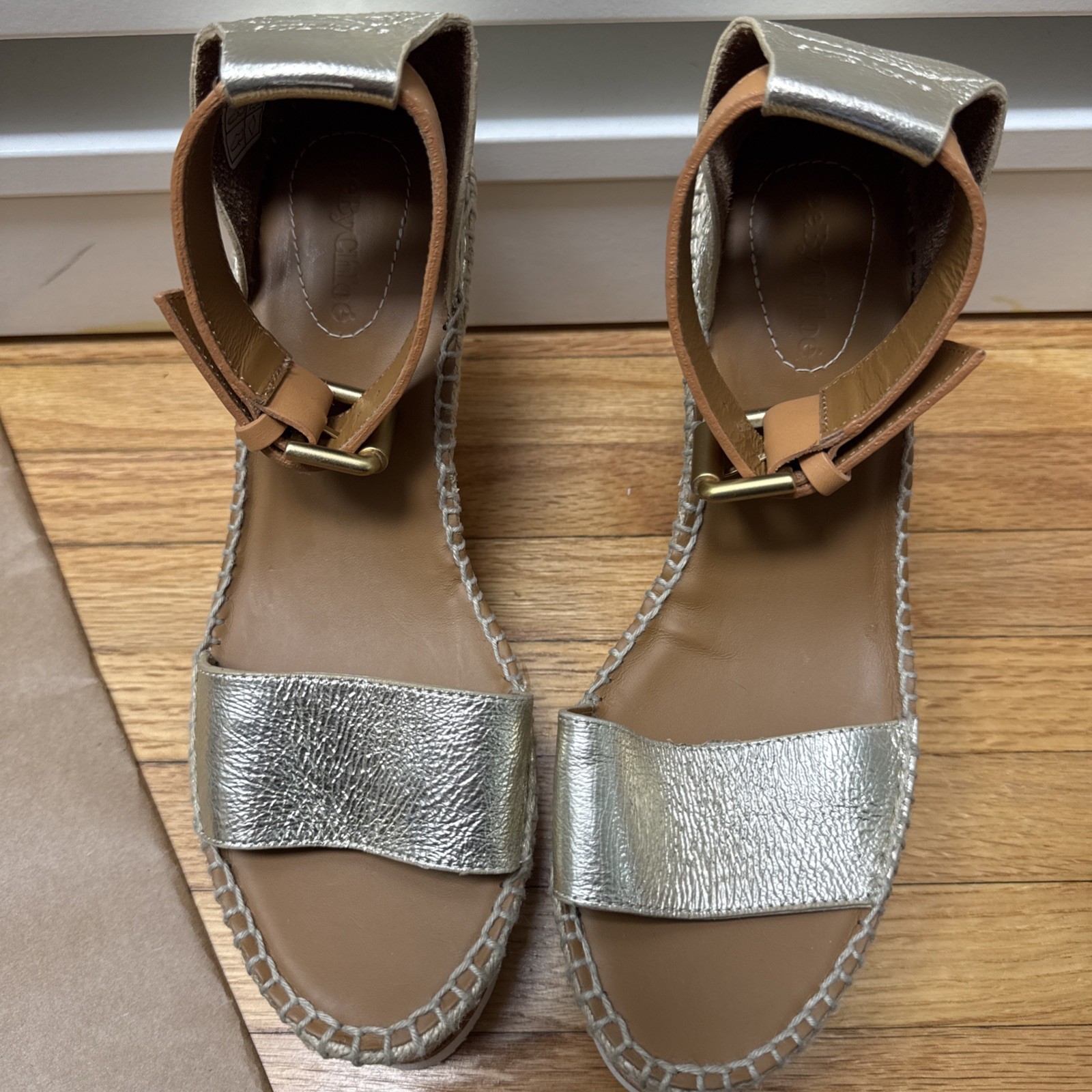 NWD $325 See By Chloe Glyn Platform Espadrille Wedge Sandal Gold Brown EU39/US 9