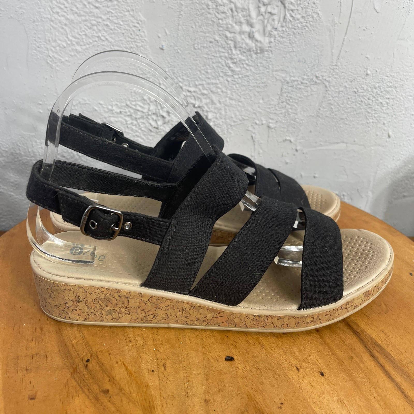 BZees Sandals Bravo Womens 8 Comfort Wedge Black Strappy Casual Travel