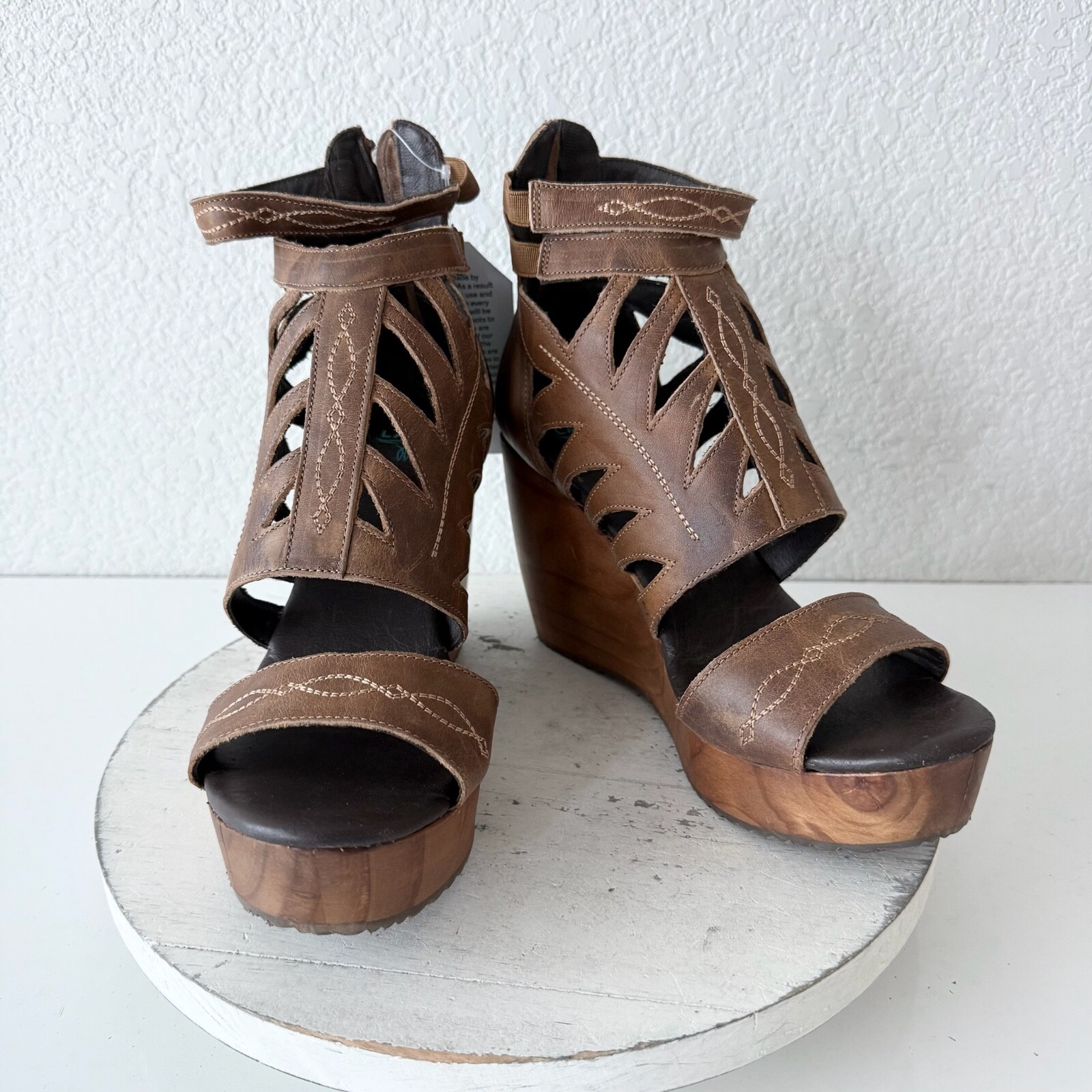 NEW Lane Boots BECCA Womens Brown Wedges 10 Western Sandals Cowgirl Wooden Heel