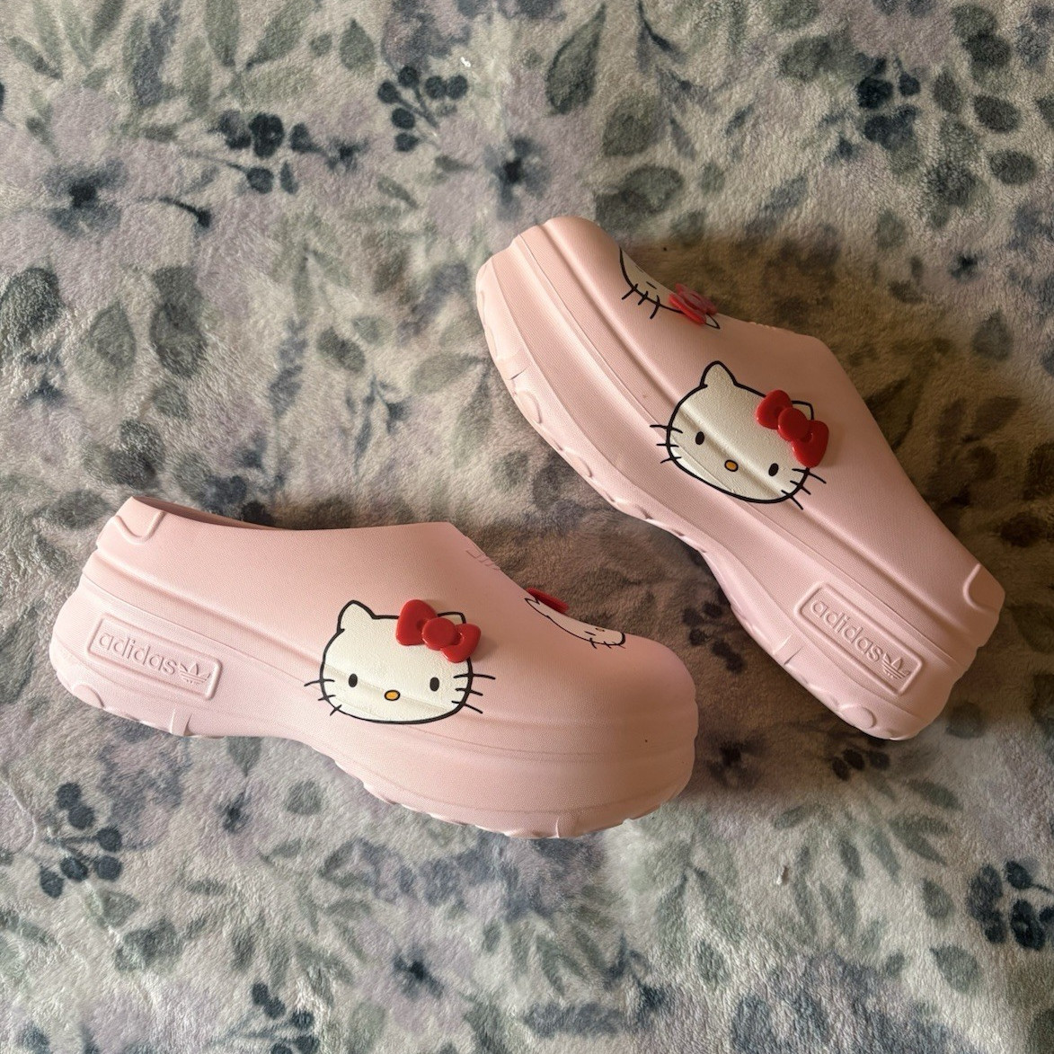adidas Hello Kitty Pink Slip-On Clog Sandals Women’s US 9