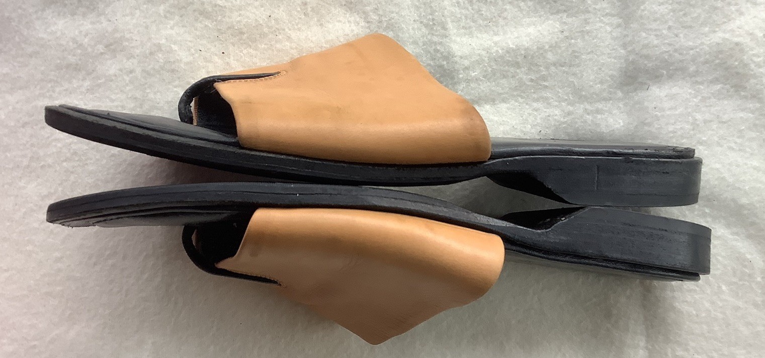 Tod’s Sandals Women’s Size 8 Tan/Cognac Leather Thongs Travel Casual Vacation