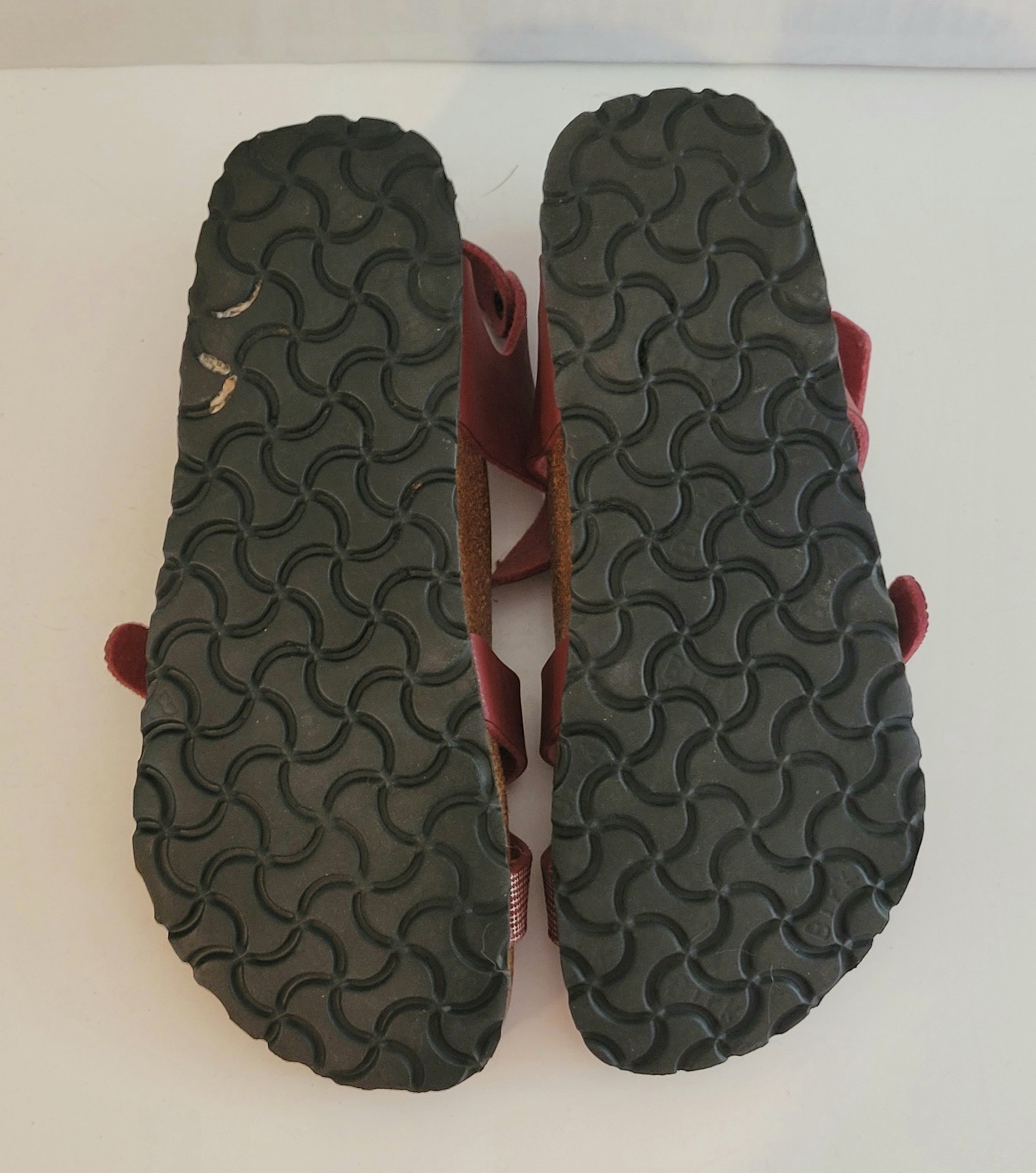 BIRKI’S Lillie Criss Cross Burgundy Plaid Sandals Women’s Size 8 BIRKENSTOCK