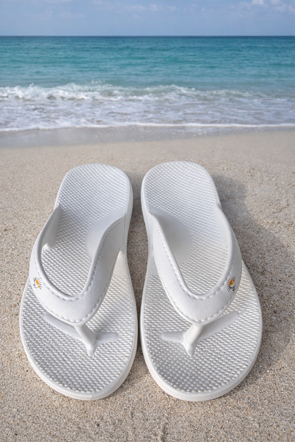 Women’s Lightweight EVA Foam Flip Flops Soft Cushioned Beach Pool Sandals White