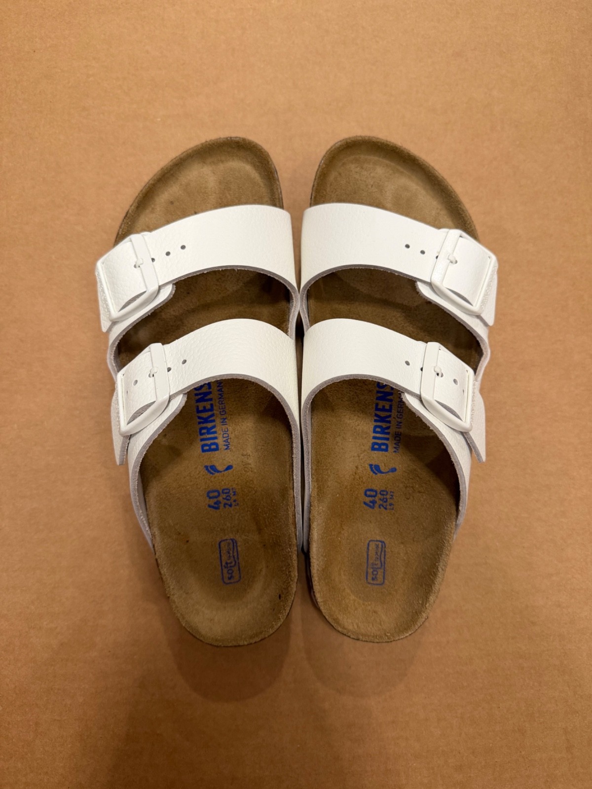 Birkenstock arizona soft footbed- white leather- size 9-9.5- excellent condition