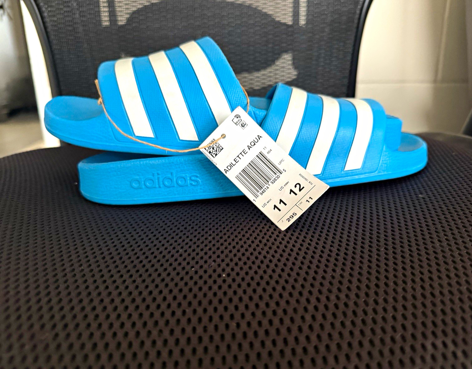 adidas Women’s Leather Slide Sandals Blue/White Striped Logo US 12 New