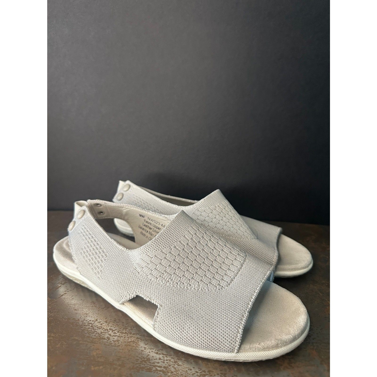 David Tate Slingback Sandal 9W Wide Comfort Cushioned Travel Shoe Casual Gray