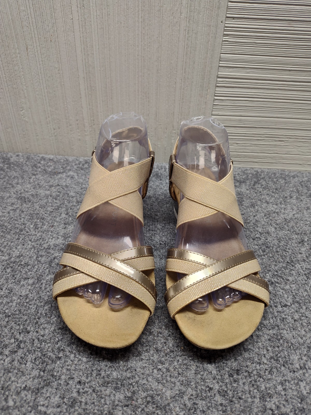 AK Sport Women Sandal Shoe 7M Beige Gold Strappy Wedge Comfort Summer Casual