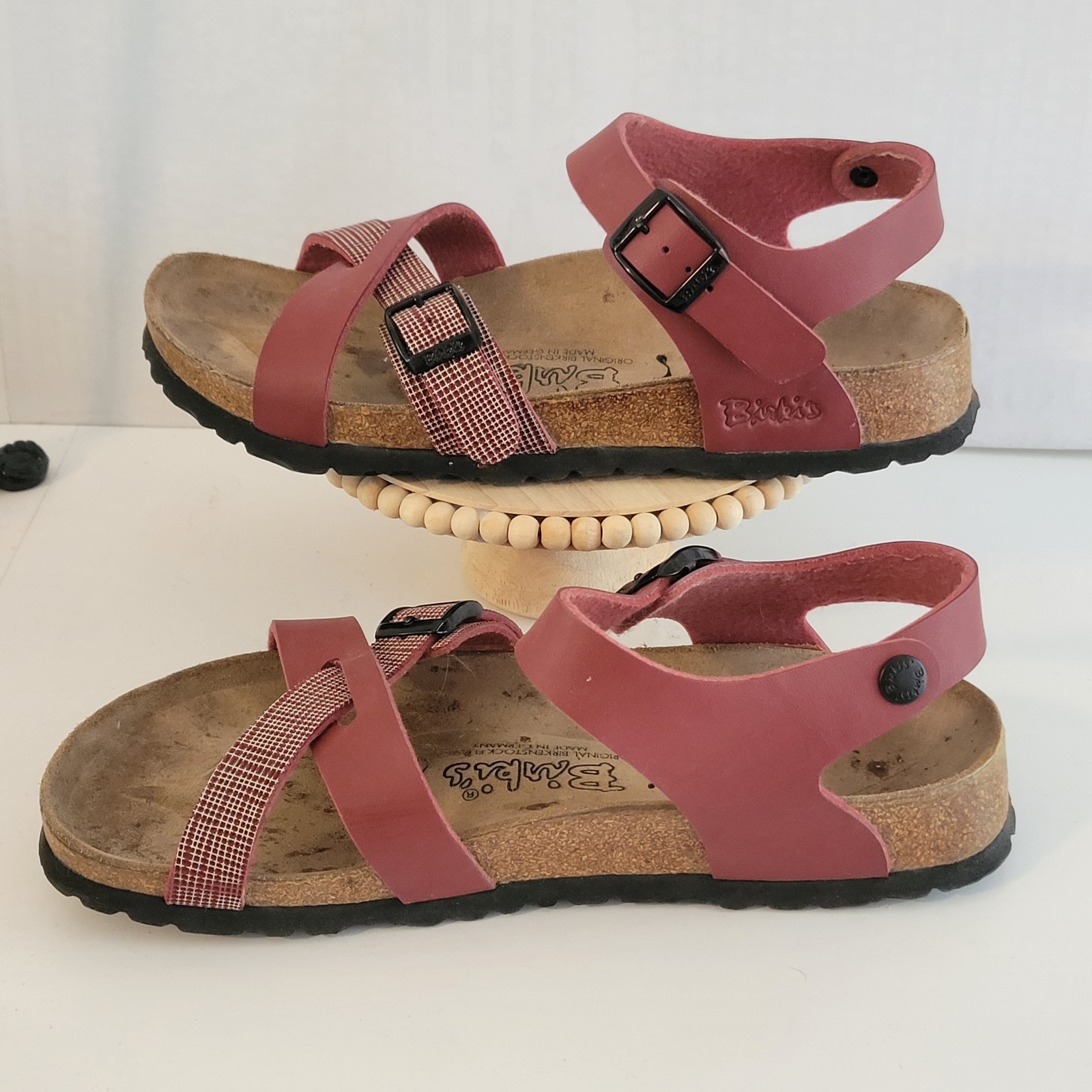 BIRKI’S Lillie Criss Cross Burgundy Plaid Sandals Women’s Size 8 BIRKENSTOCK