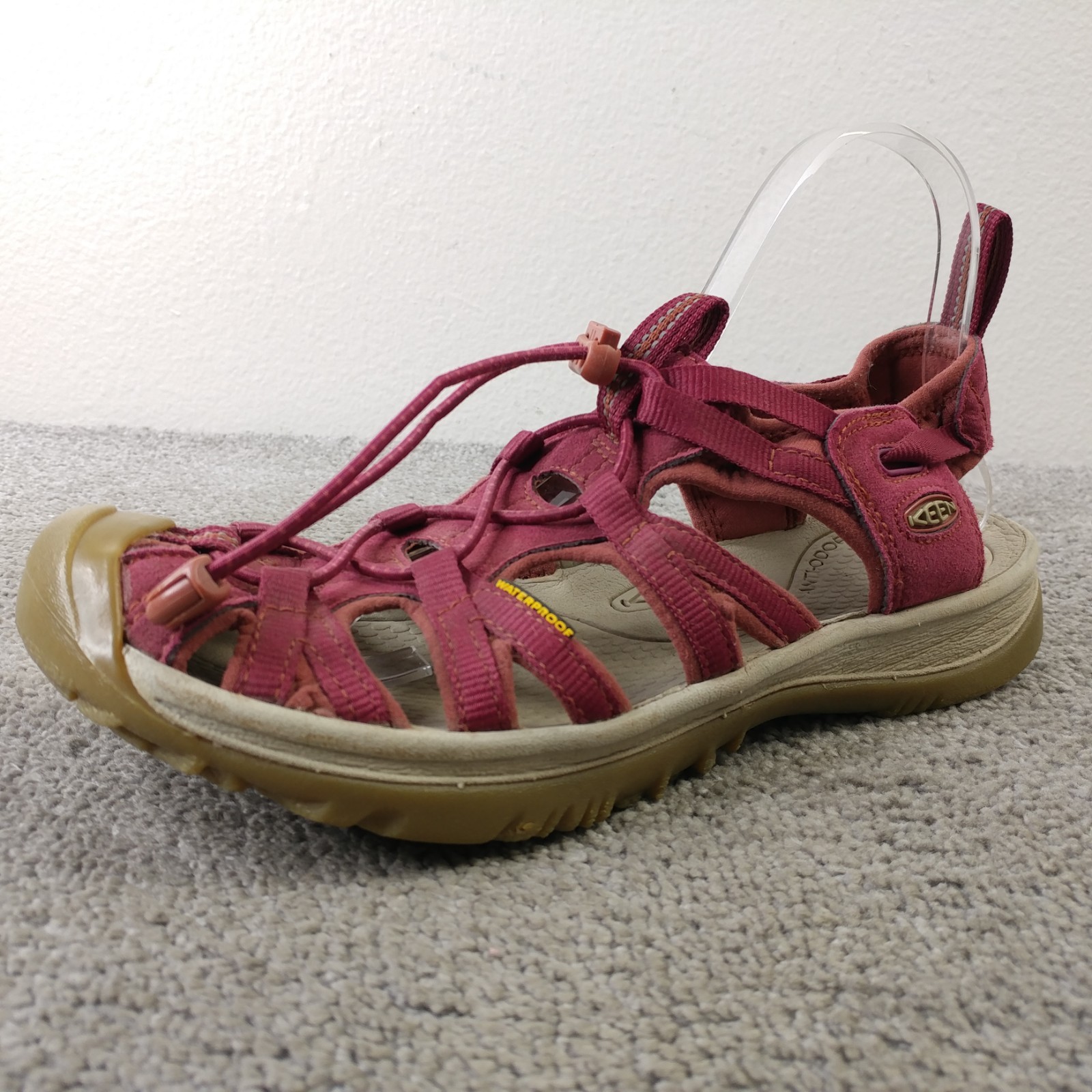 Keen Whisper Womens Size 9.5 Waterproof Sandals Red Burgundy Bungee Cord Shoes