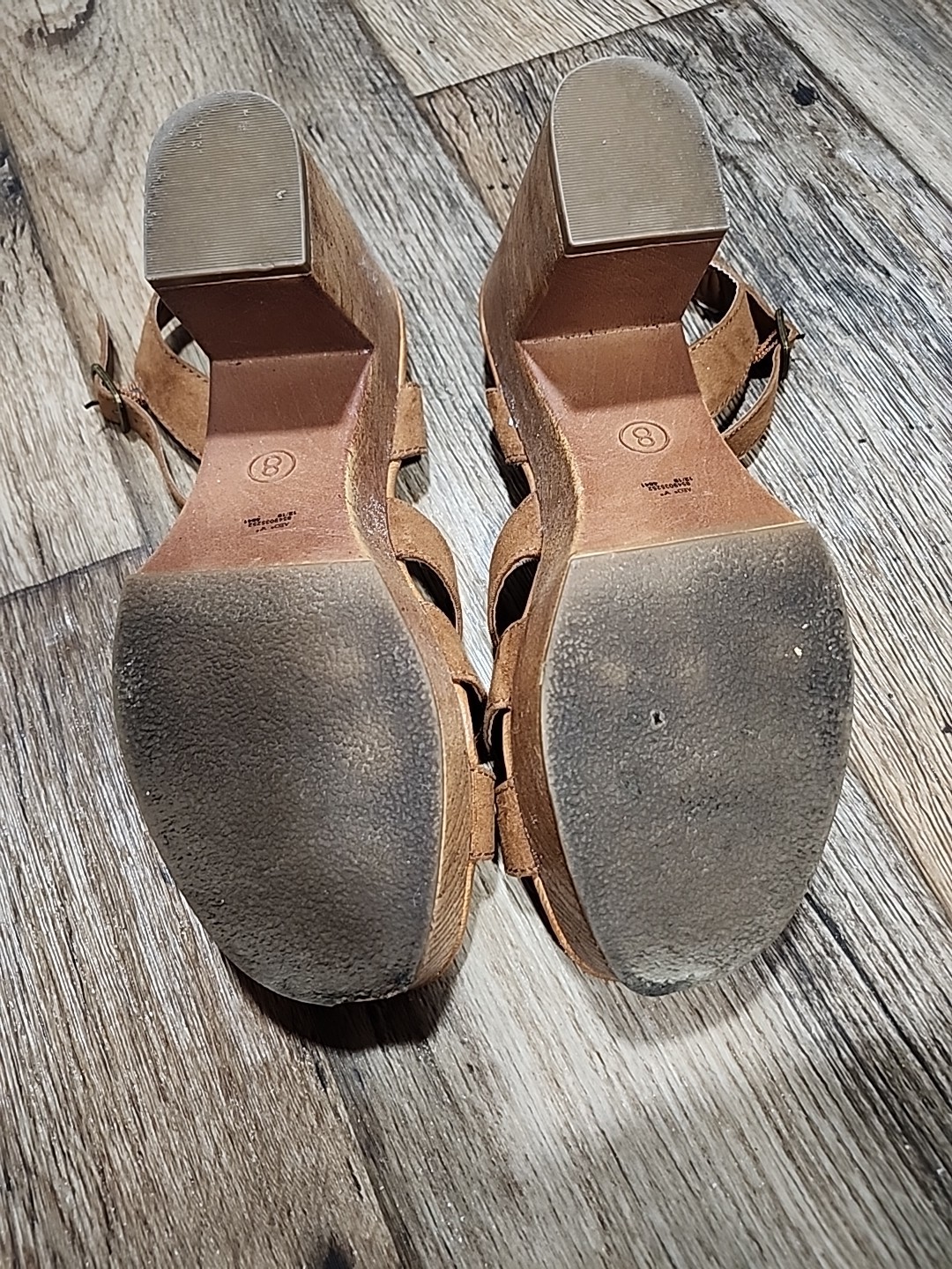 American Eagle Block Heel Sandal 8 Strappy Strap Tan Light Brown Spring Summer