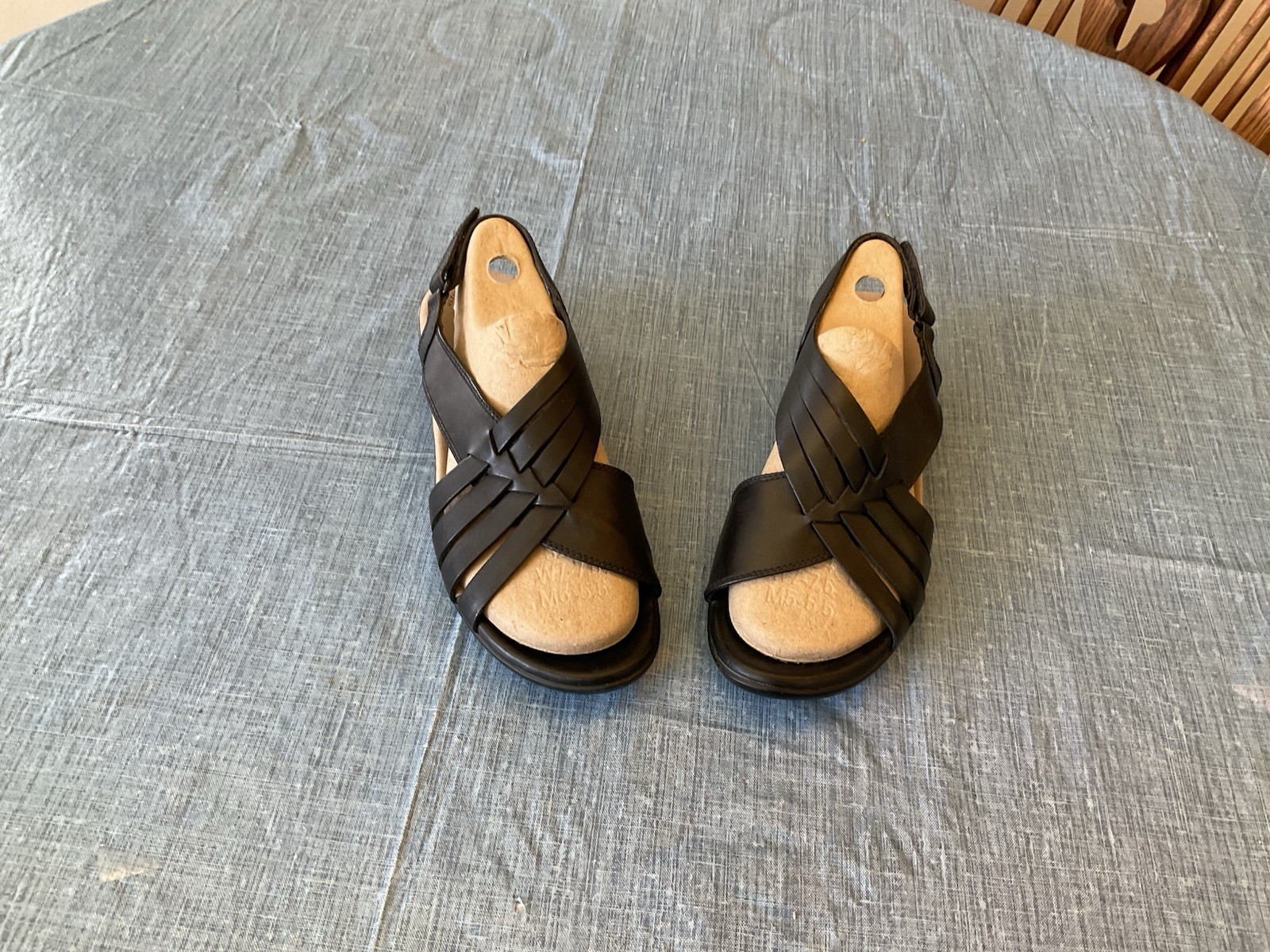 Clarks Womens Black Leather Strappy Comfort Sandals Casual/Dress Sz 9 W