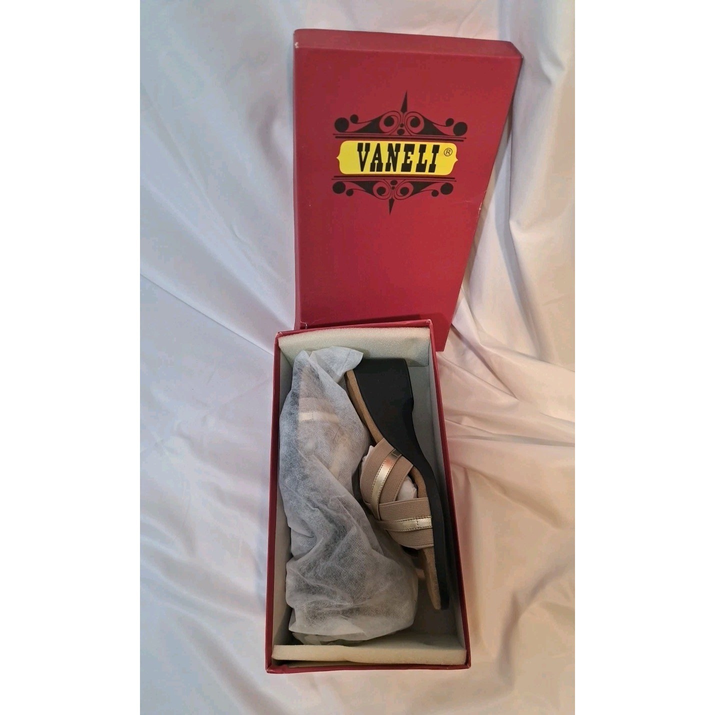 Vaneli Irreal Womens Wedge Sandals Beige Platinum Metallic Elastic Slide 8 N