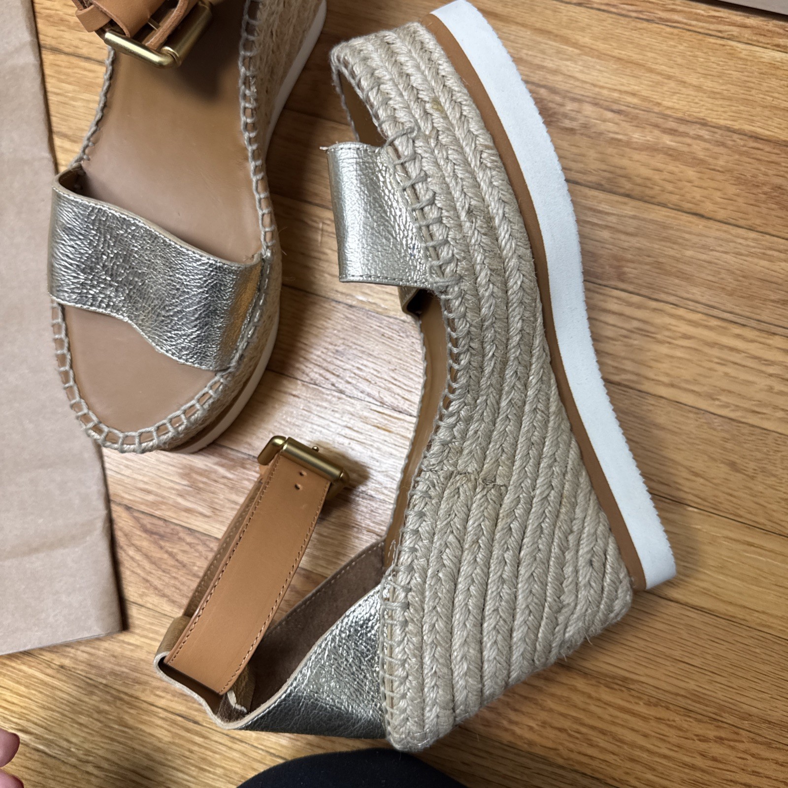 NWD $325 See By Chloe Glyn Platform Espadrille Wedge Sandal Gold Brown EU39/US 9