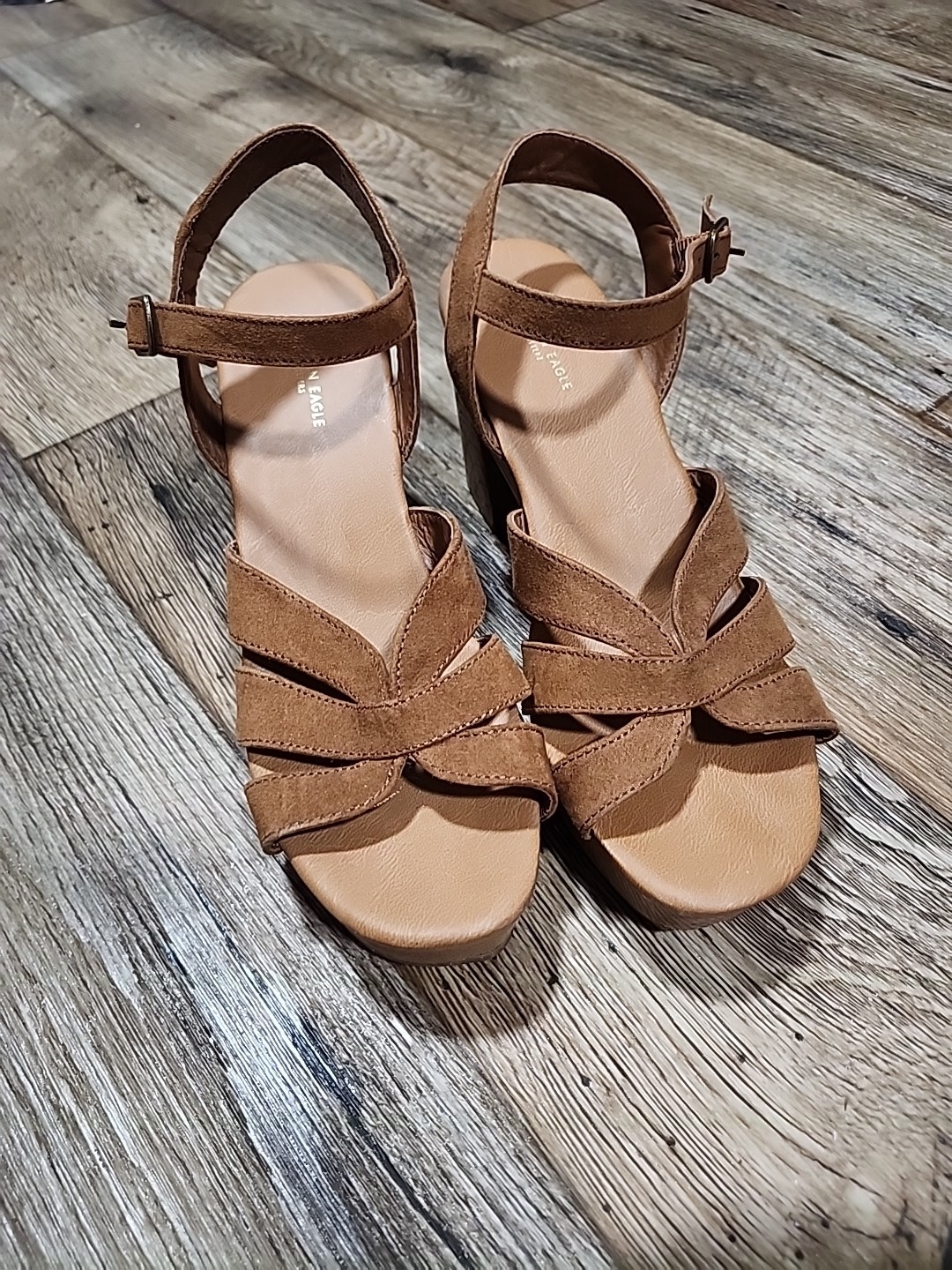 American Eagle Block Heel Sandal 8 Strappy Strap Tan Light Brown Spring Summer