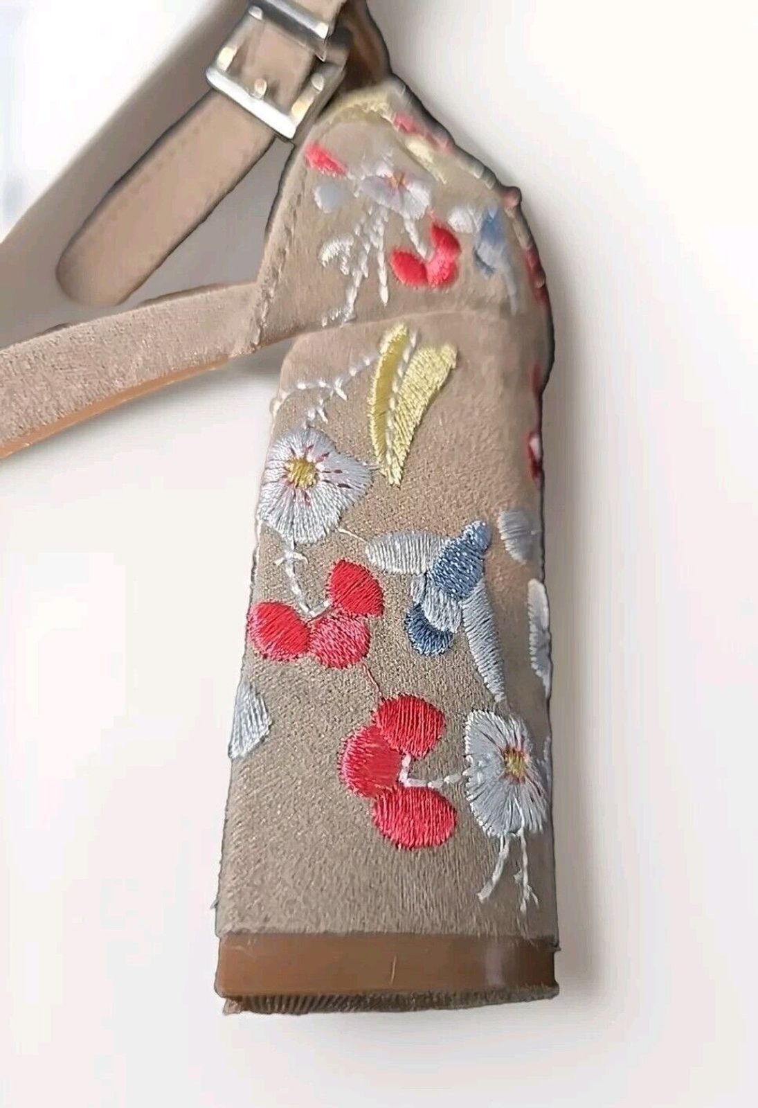Madden NYC Brigid Womens Block Heel Sandals Size 6 Embroidered Spring Summer