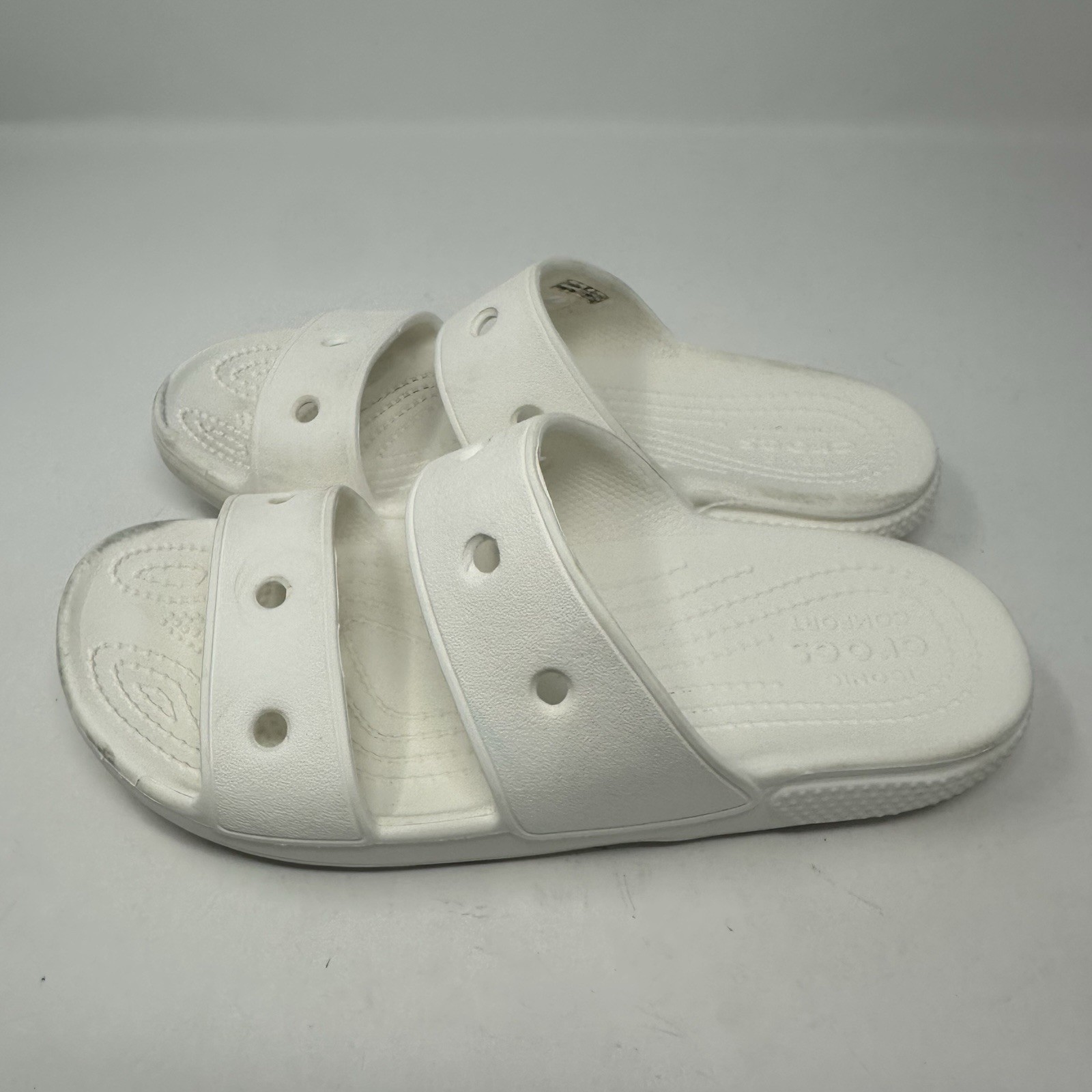 Crocs Classic Sandal Men Size 4 Women Size 6 White Slip On Two Strap Design